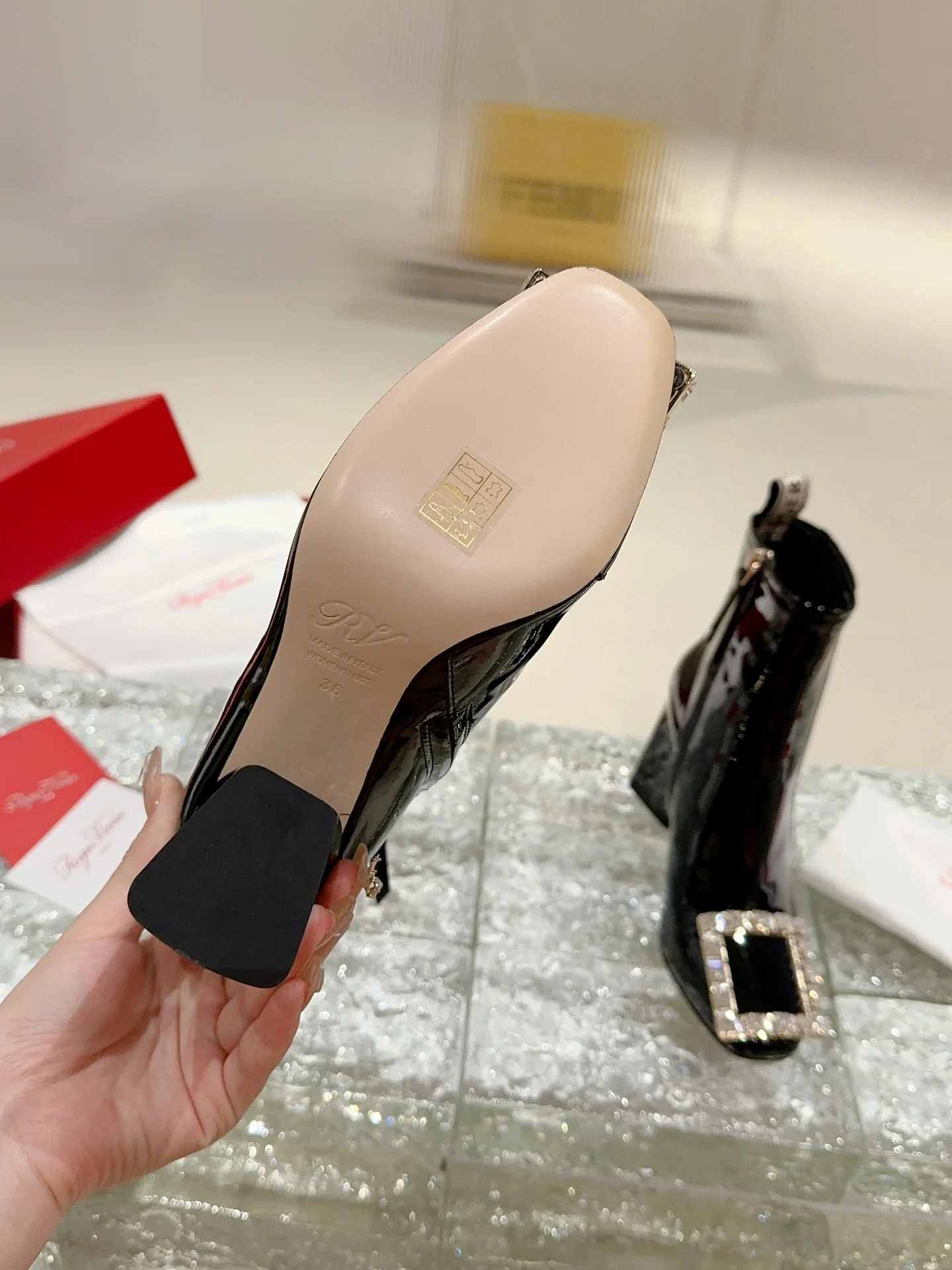 Туфли с квадратным носком и пряжкой - 2024 - Ботильоны на высоком каблуке с металлической пряжкой - Черные - 1