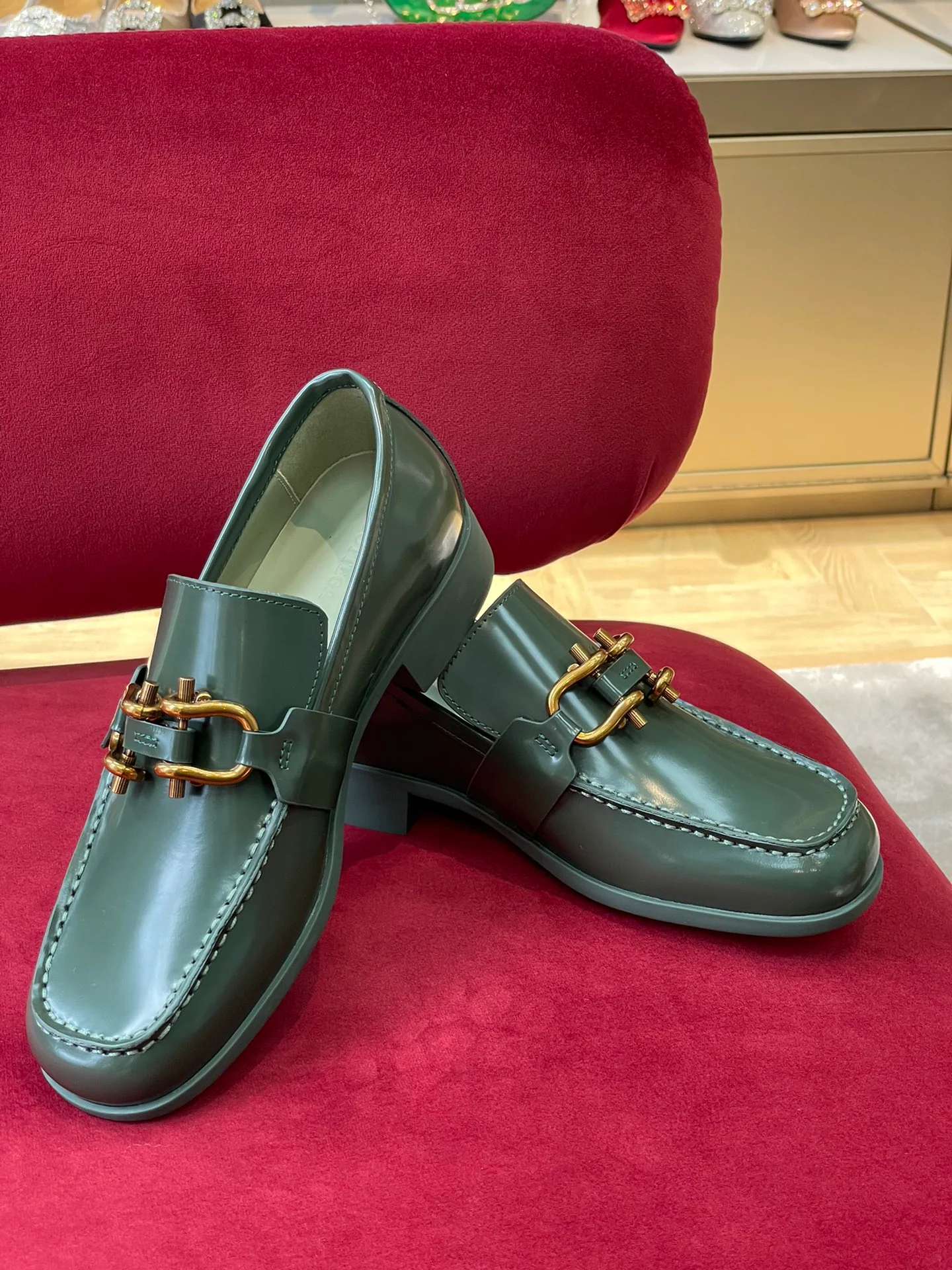 Лоферы BV из телячьей кожи, коллекция осень/зима 2022 — размеры 35-41