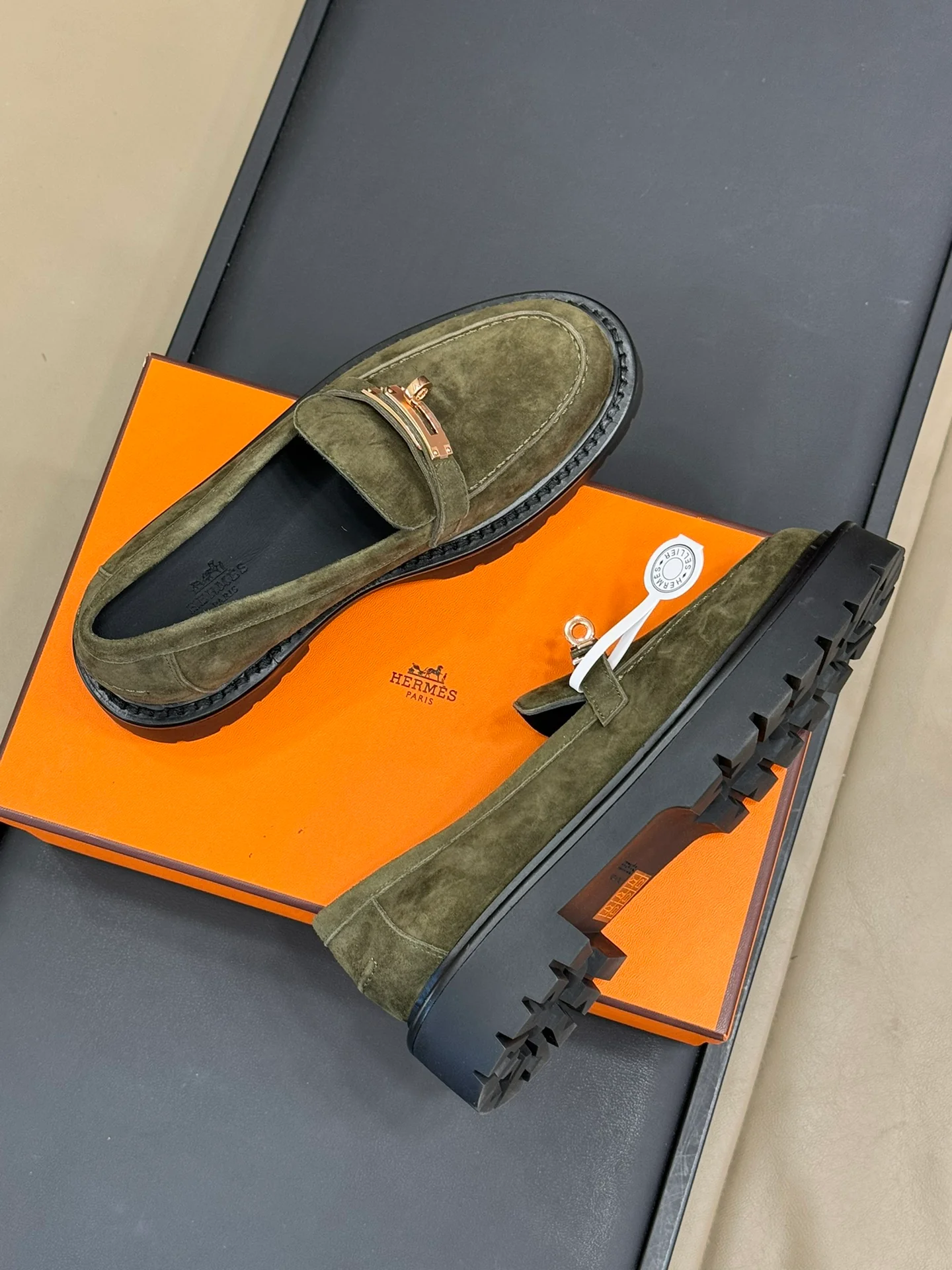 Лоферы Hermes 2024 - темно-зеленые