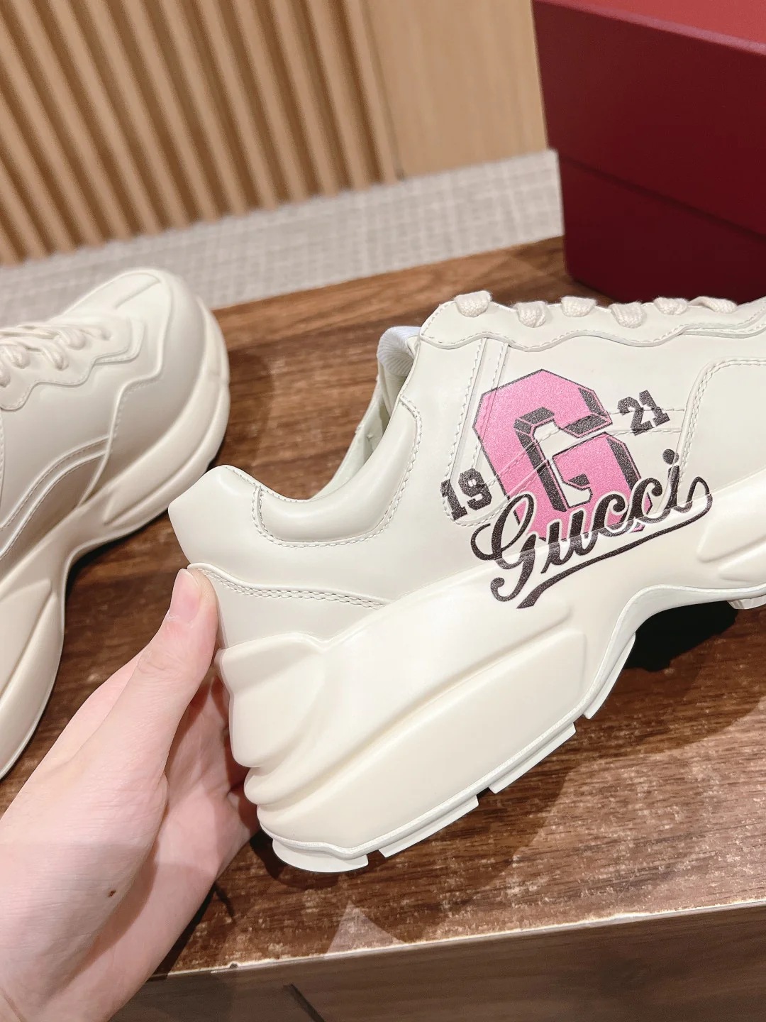 Кроссовки Gucci 2024 Letter Dad Shoes - бежевые