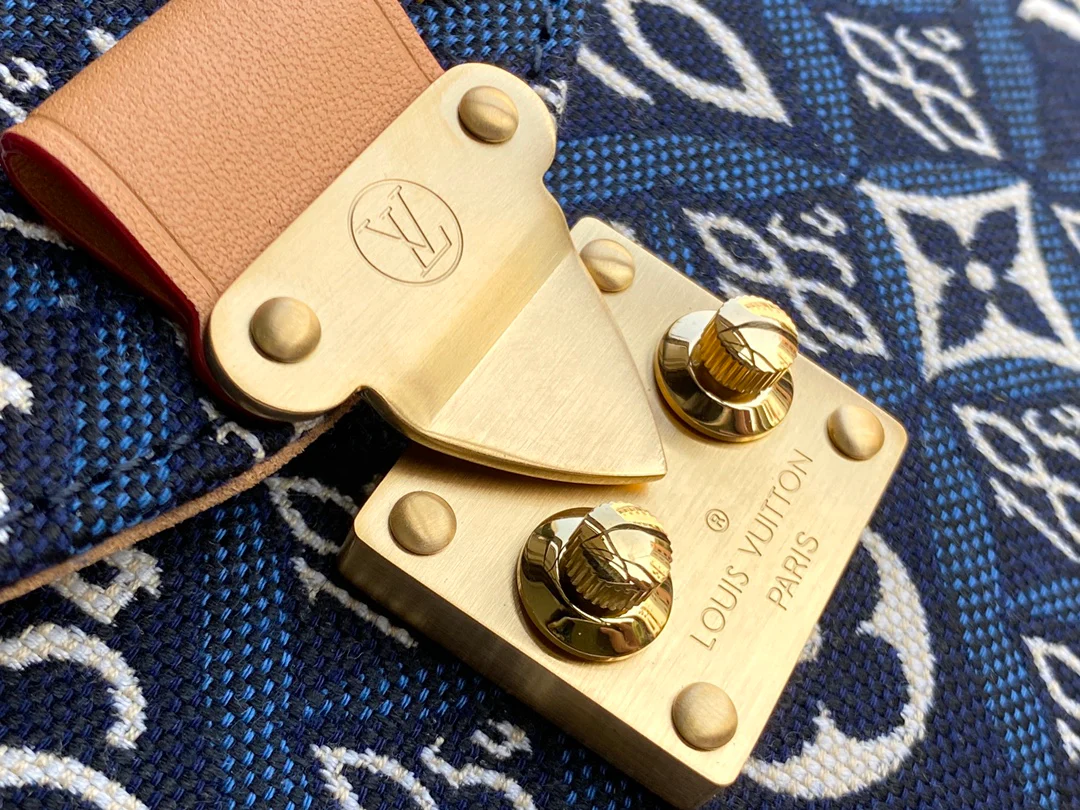 lv-m57395-pochette-metis-сумочка