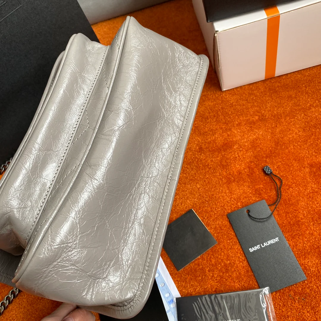 YSL Medium Niki - Светло-серая кожа с масляным покрытием - С замшей D-Buck