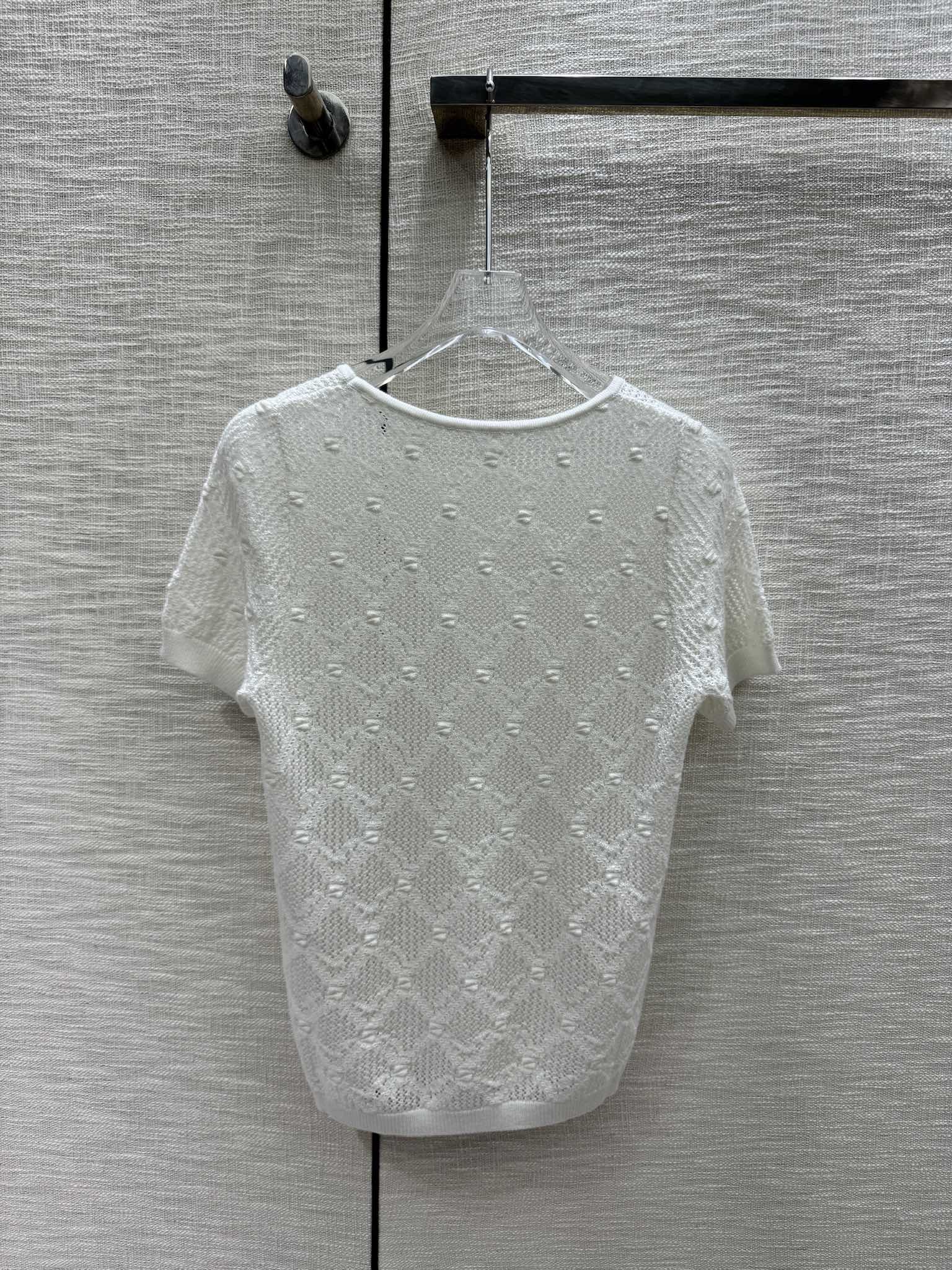 Chanel 2403 - Трикотажное платье с коротким рукавом и ромбовидным узором - Белое