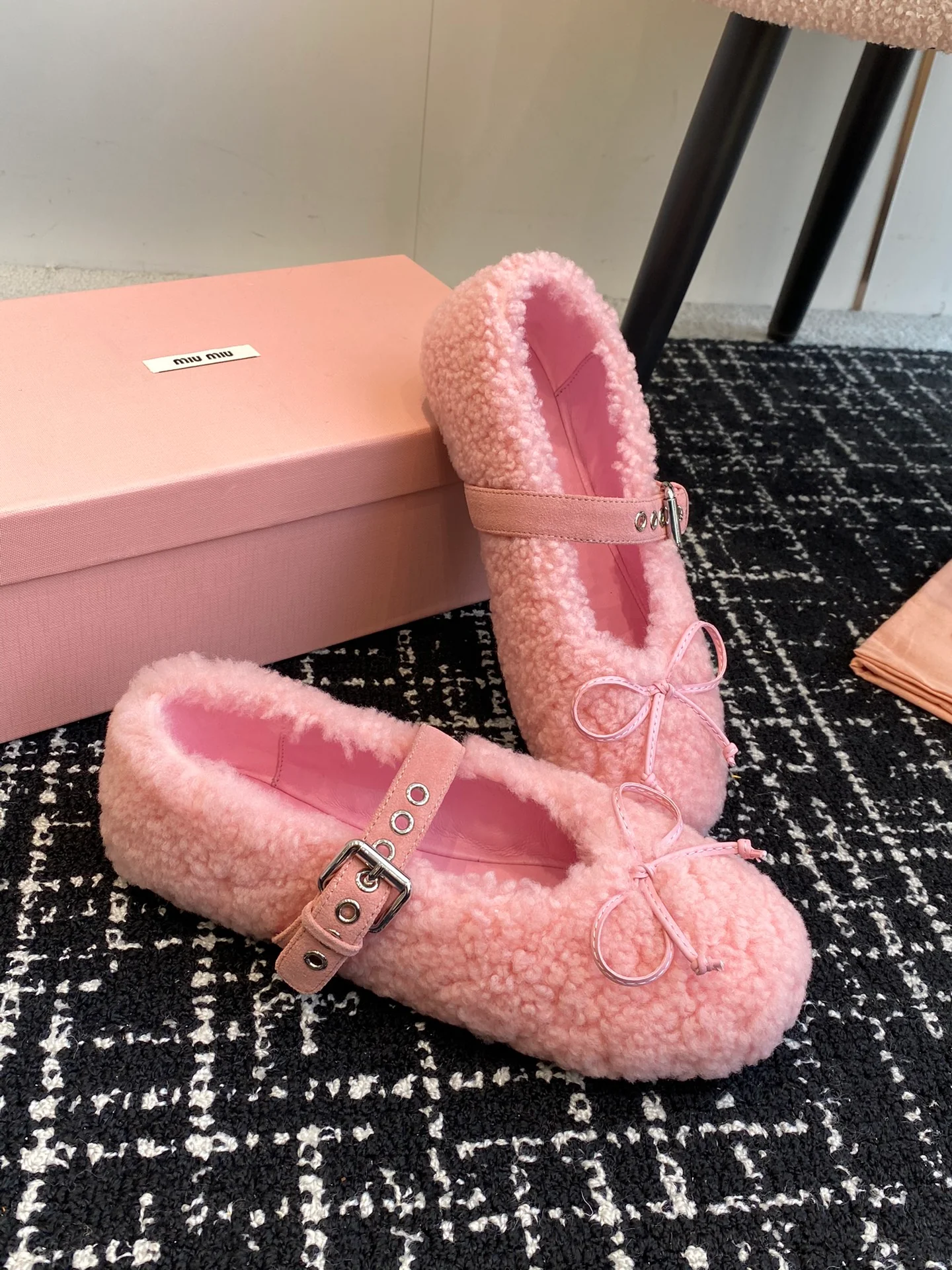 Шерстяные туфли Miu Miu 2024 - розовые