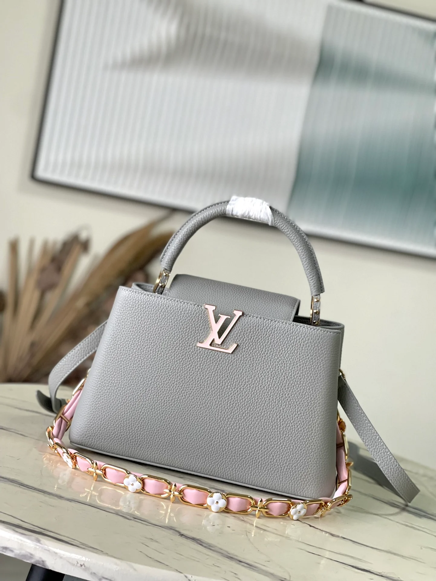 m23280-LV-capucines-medium-handbag/crossbody bag-grey