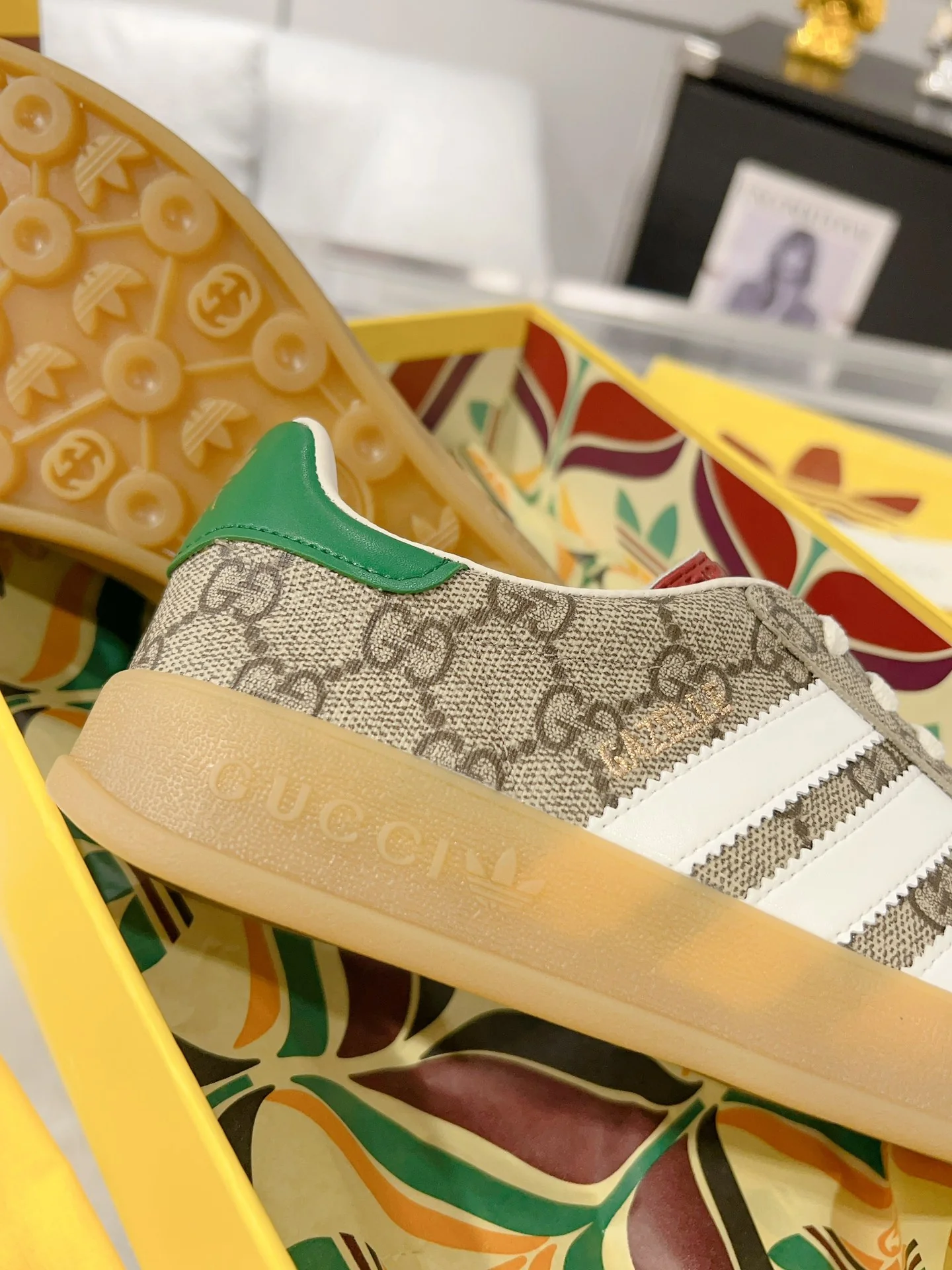 Новинка сезона осень/зима 2023 от Gucci - Коллаборация - Немецкие кроссовки для тренировок - Монограммная канва