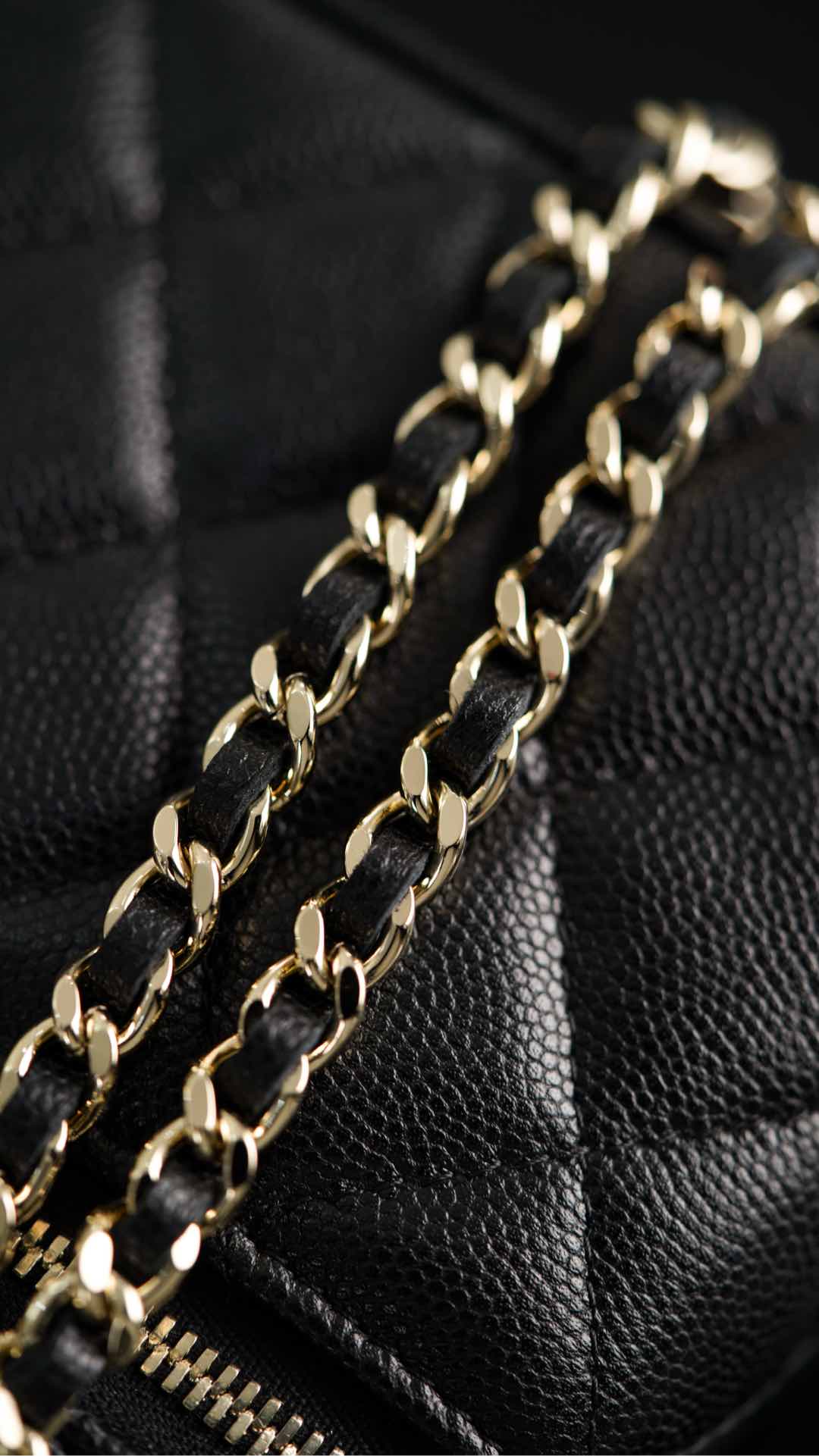 Сумка-ланчбокс Chanel 25c Lychee Beef - черно-золотая