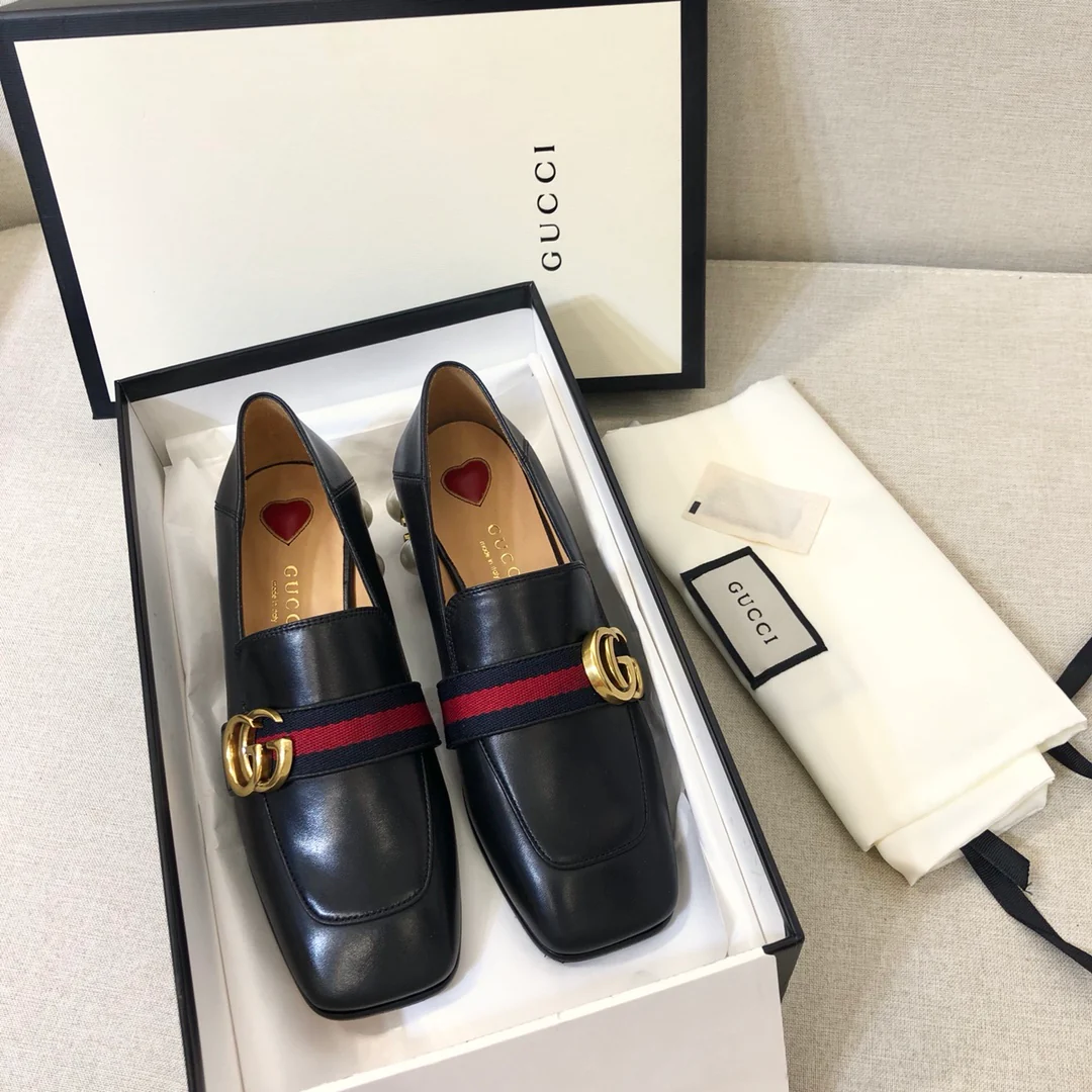 Лоферы Gucci с жемчужным массивным каблуком