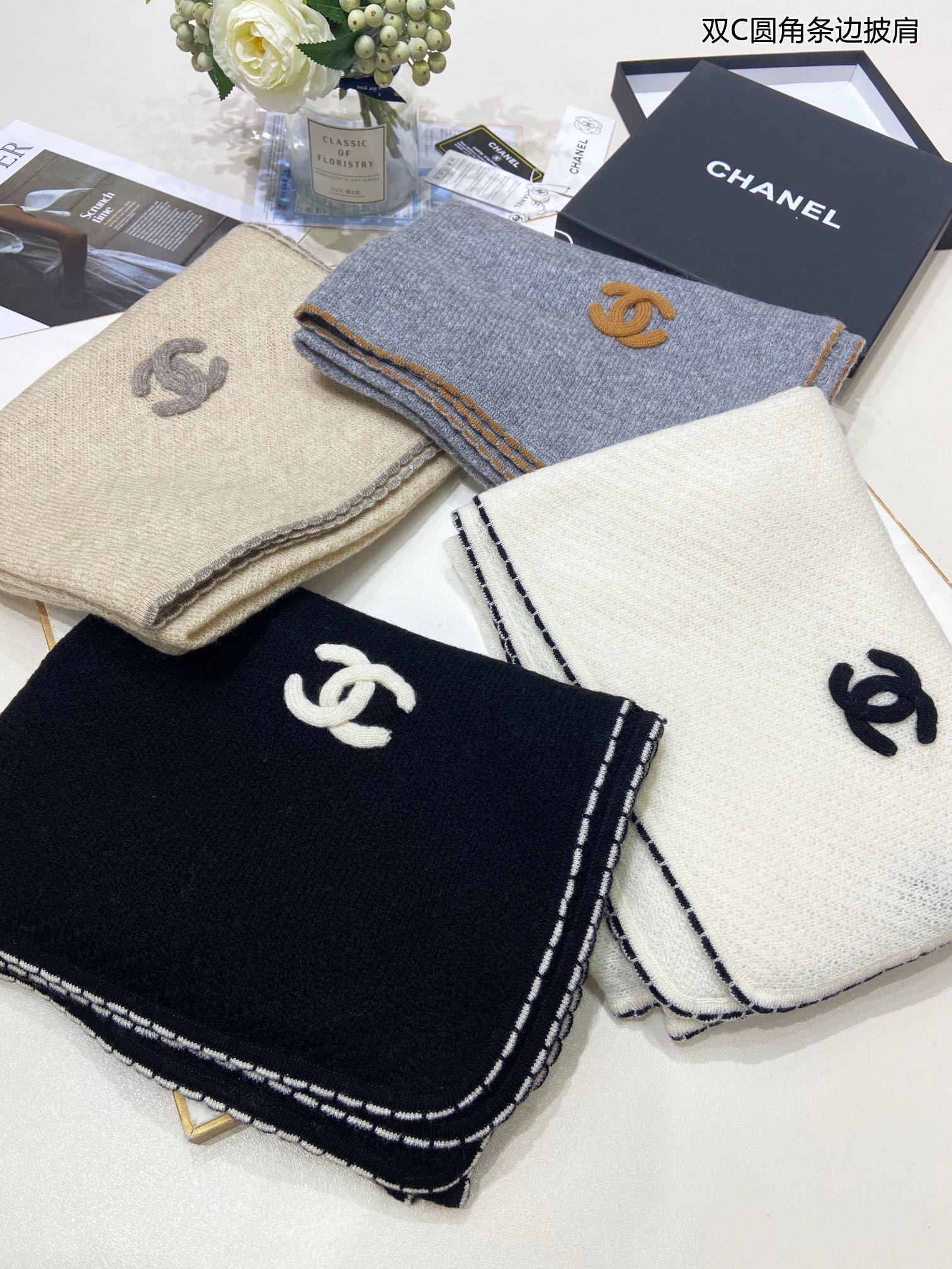 Шаль Сяо Ай Цзя - 2024, полосатая, с двойными С-образными закругленными углами - 1