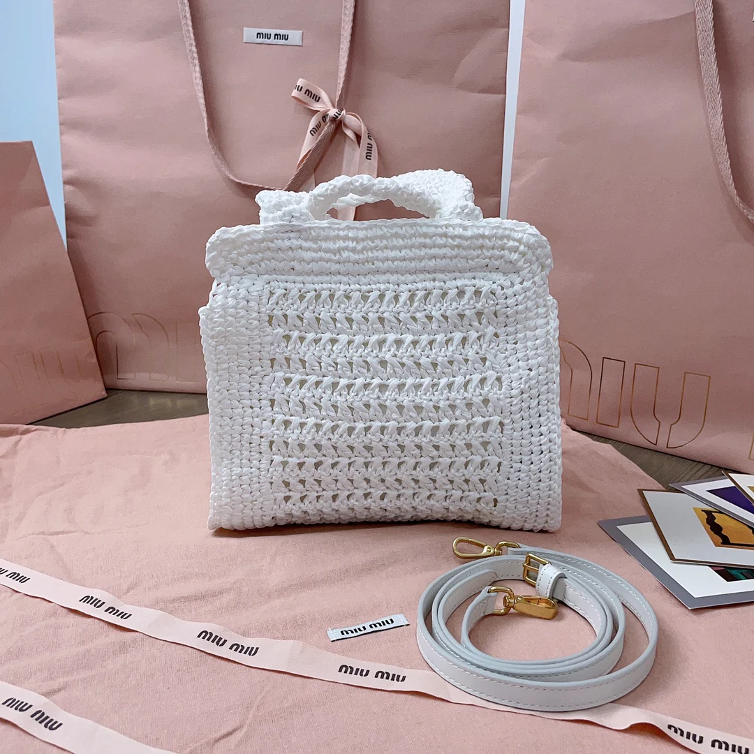 Плетеная летняя сумка-тоут Miu Miu