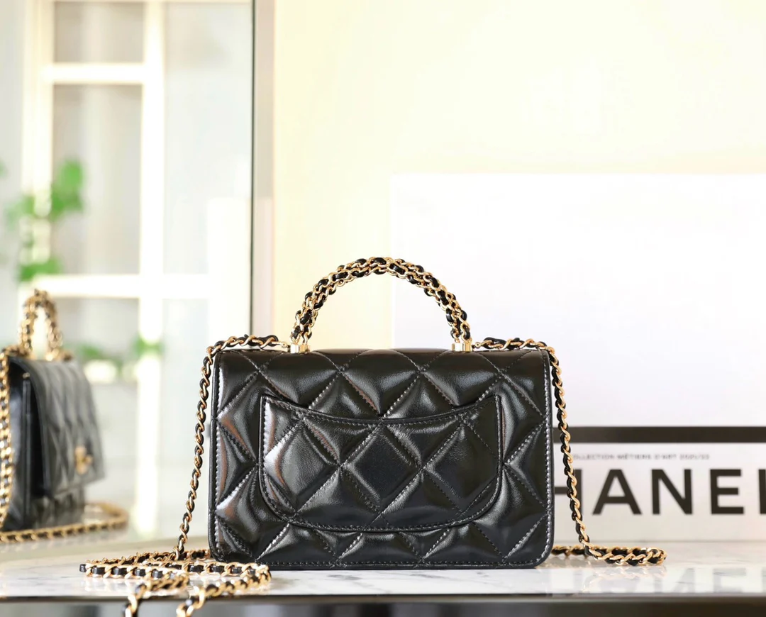 Сумка Chanel на цепочке с петлевой ручкой - WOC - Черная