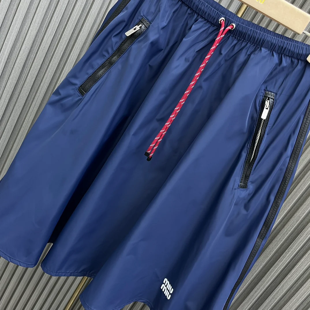 Miu Miu - 2404-24 Новинка: Тонкая нейлоновая юбка миди на завязках - синяя