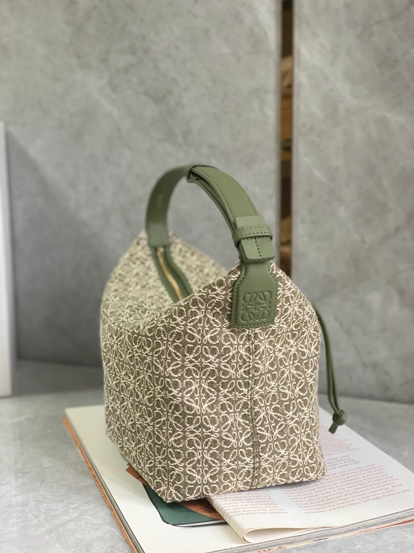 Сумка Loewe Cubi - жаккардовая телячья кожа - маленькая - зеленая