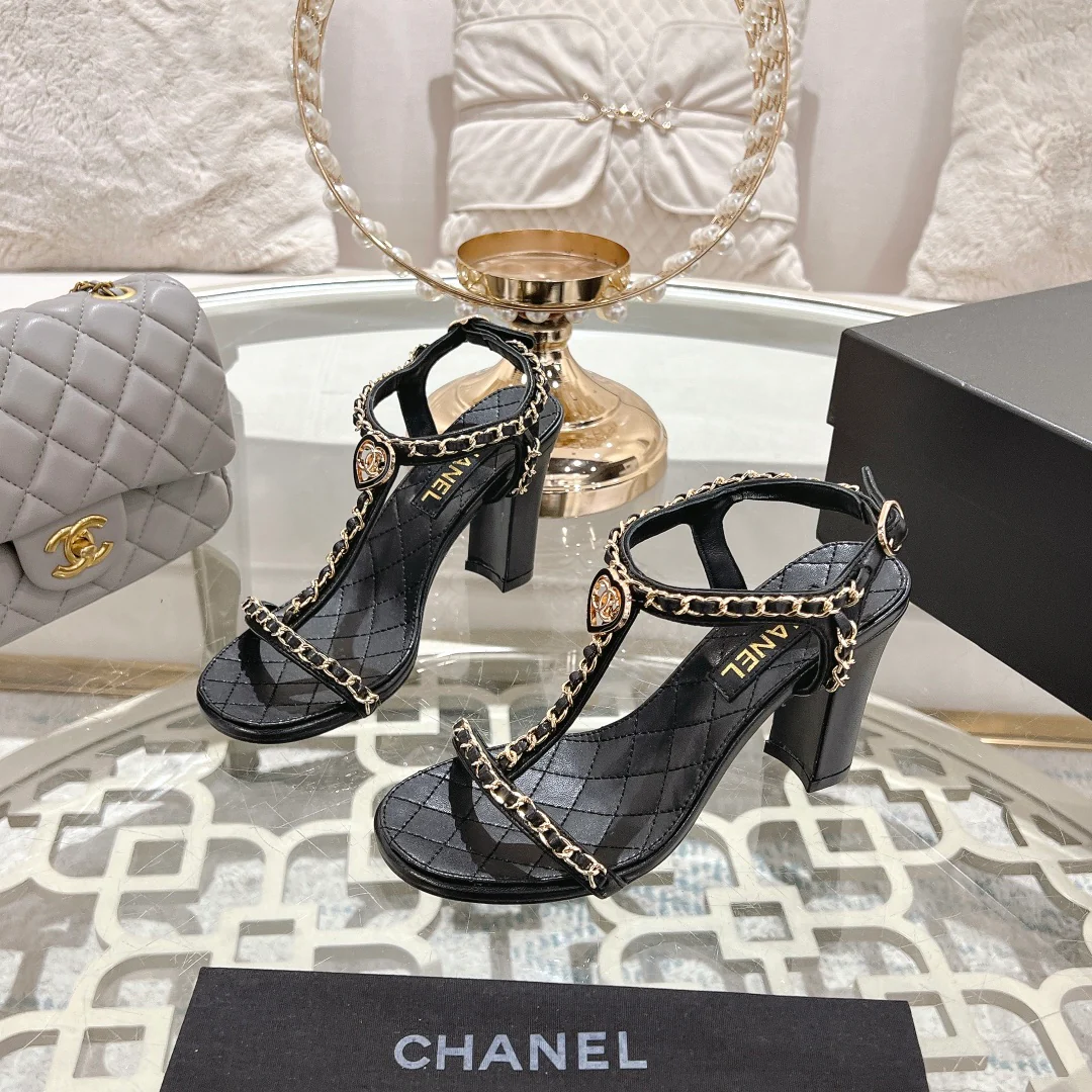 Босоножки на высоком каблуке Chanel 2024 — черные