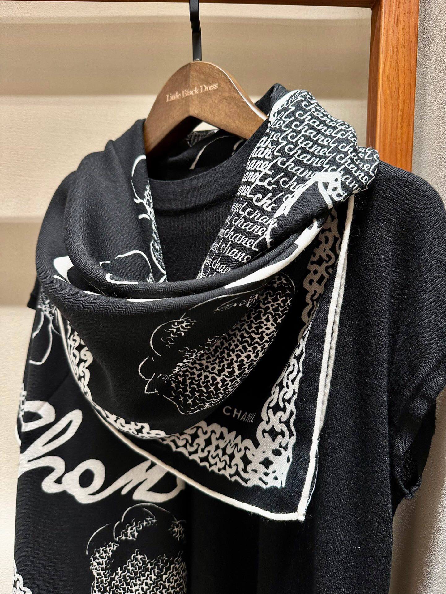 Шарф Chanel ?Камелия? 2024 года - 140-140