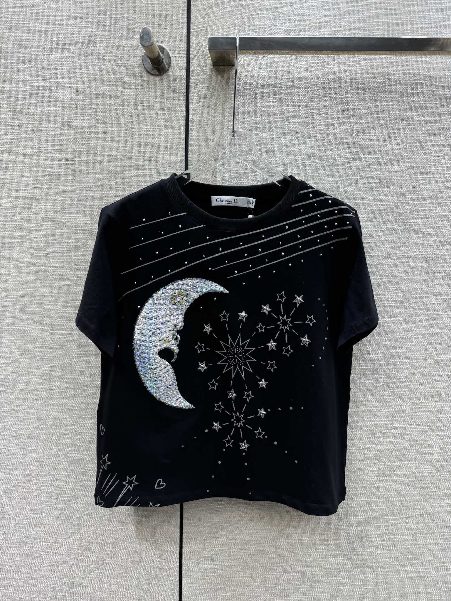 Dior - 2403 - 24 Весна/Лето Новейшая футболка с коротким рукавом и принтом из стразов - Черная