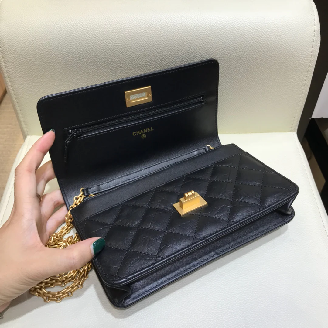 Значок-пряжка Chanel 2-55 Reissue (woc)