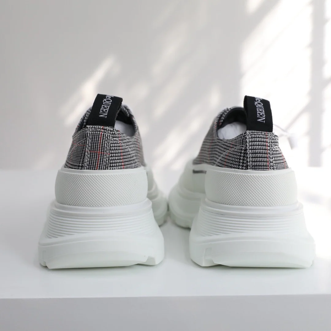 Ковшеобразные туфли на платформе от McQueen, унисекс, в клетку в стиле преппи.