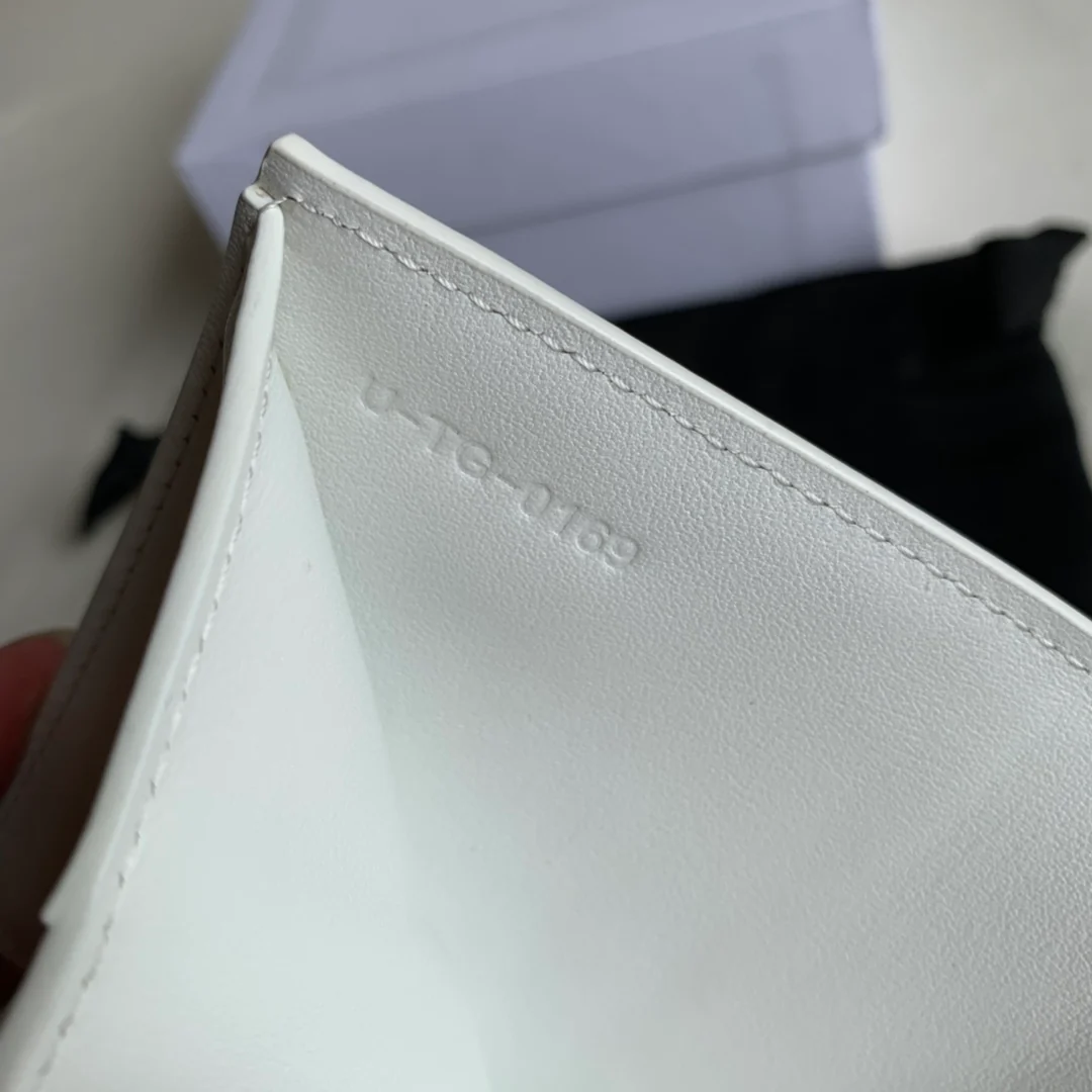 Кардхолдер Celine Triomphe Trifold — белый