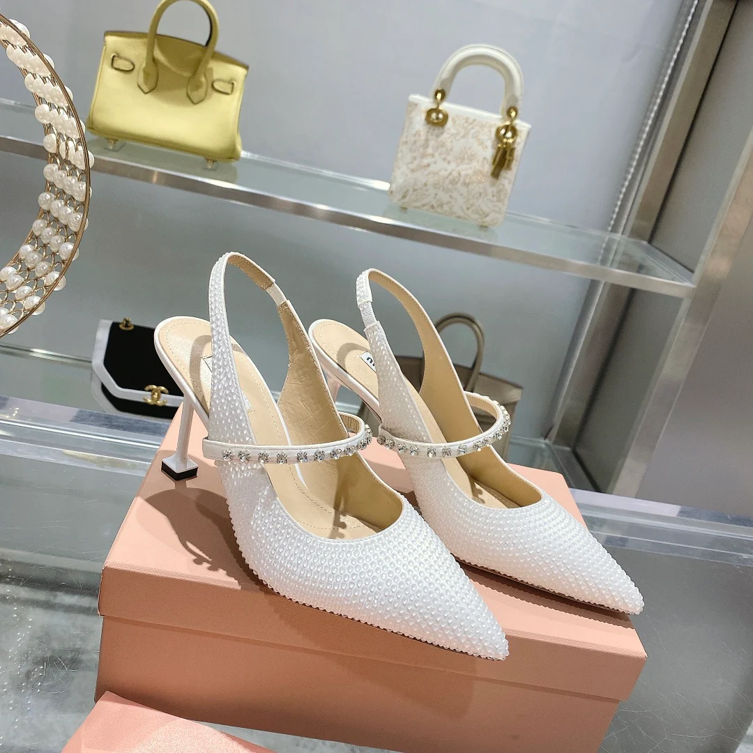 Новые поступления коллекции Miu Miu весна/лето 2022 — Туфли на шпильке — Белые