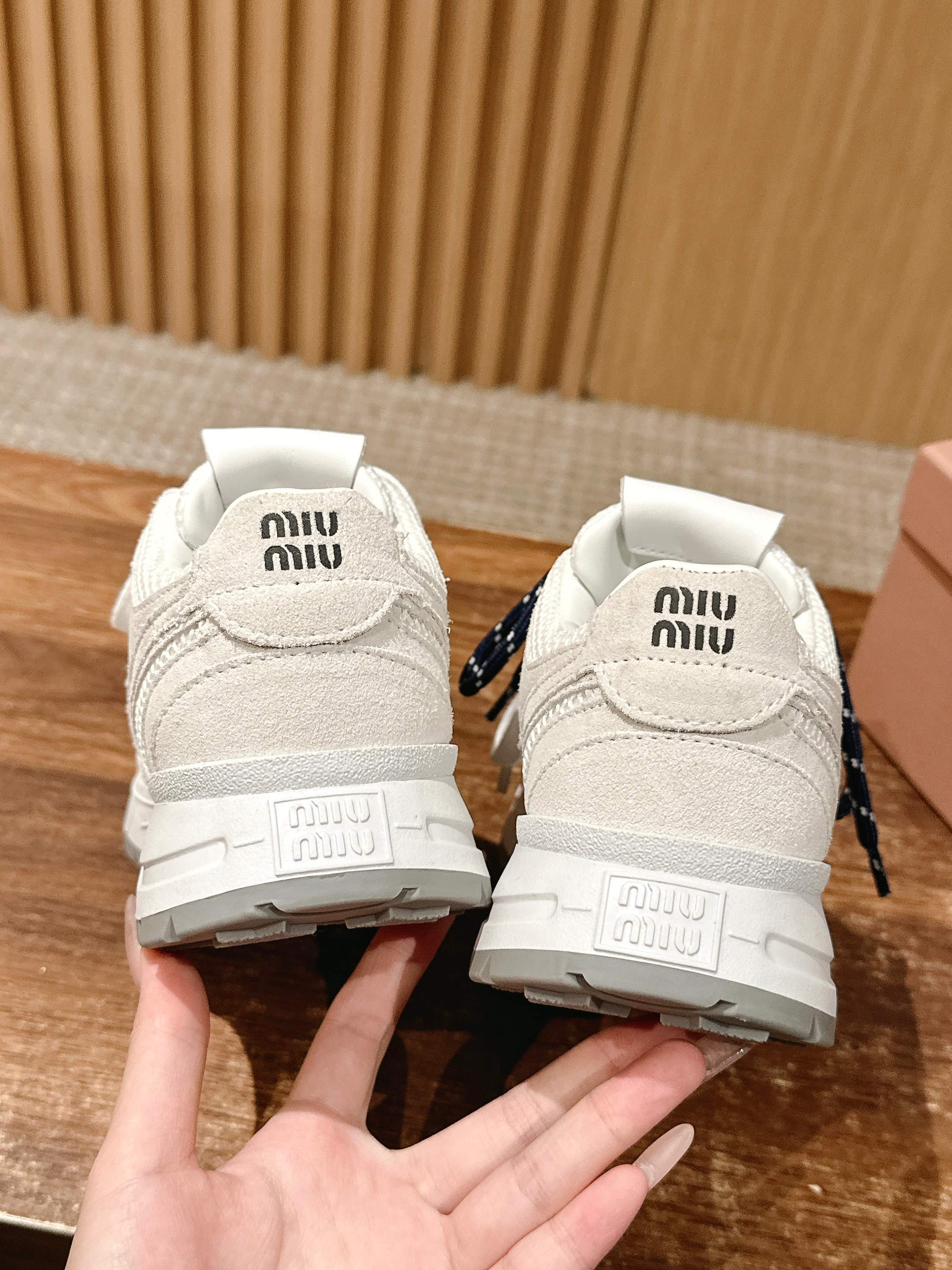 Miu Miu - Массивные туфли - Белые