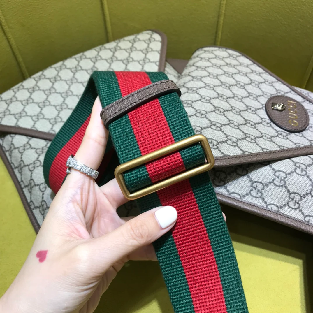 Gucci-老花斜背包