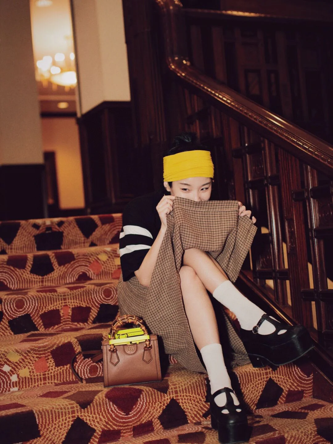 Маленькая бамбуковая сумочка Gucci (20х16х10 см) - на фото.