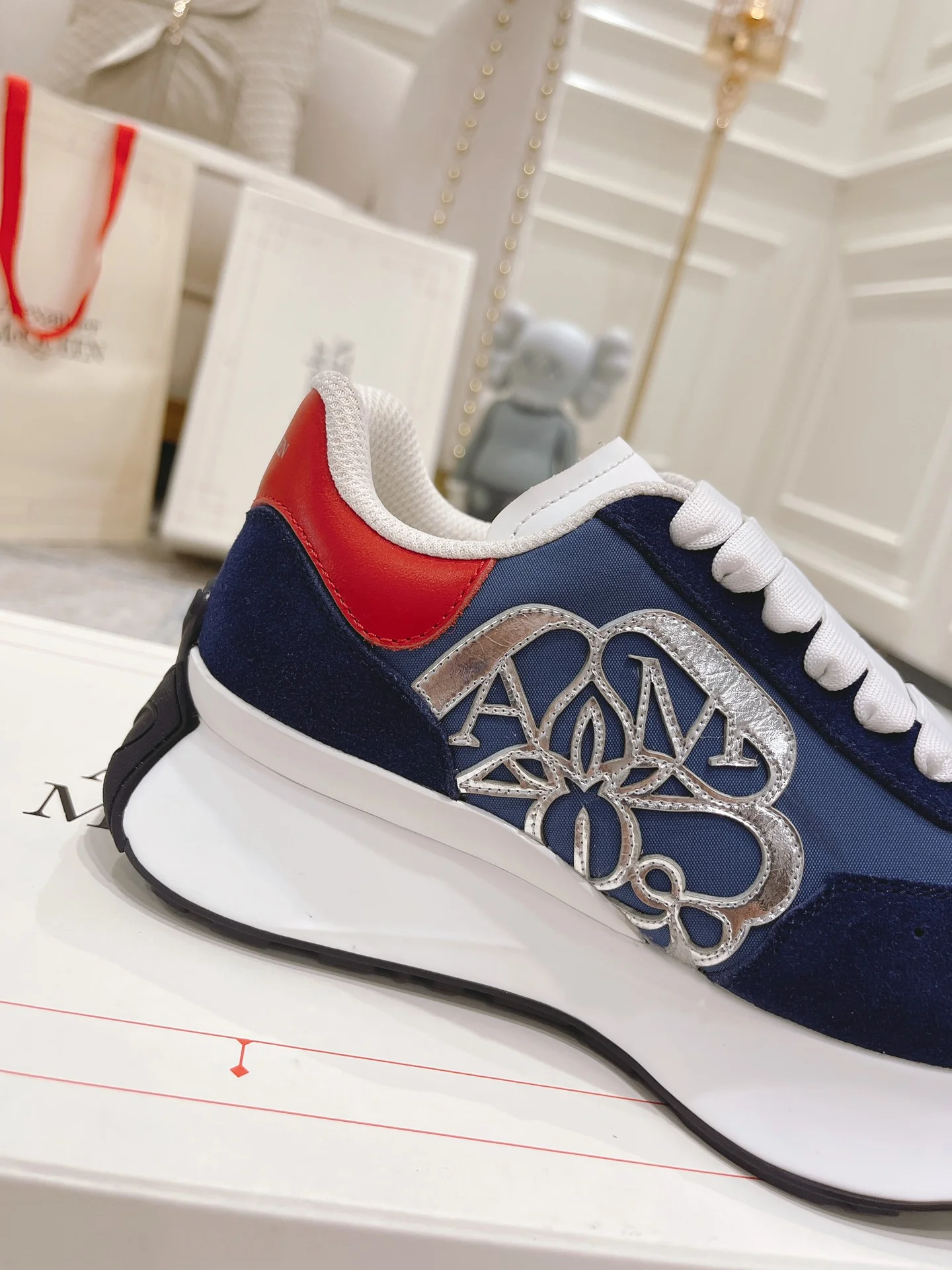 Новейшие белые кроссовки на платформе McQueen 2022 года с надписью - унисекс