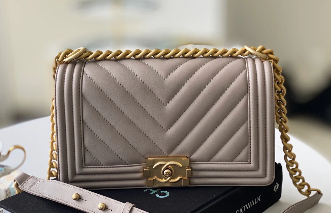 Chanel-boy-25cm-20