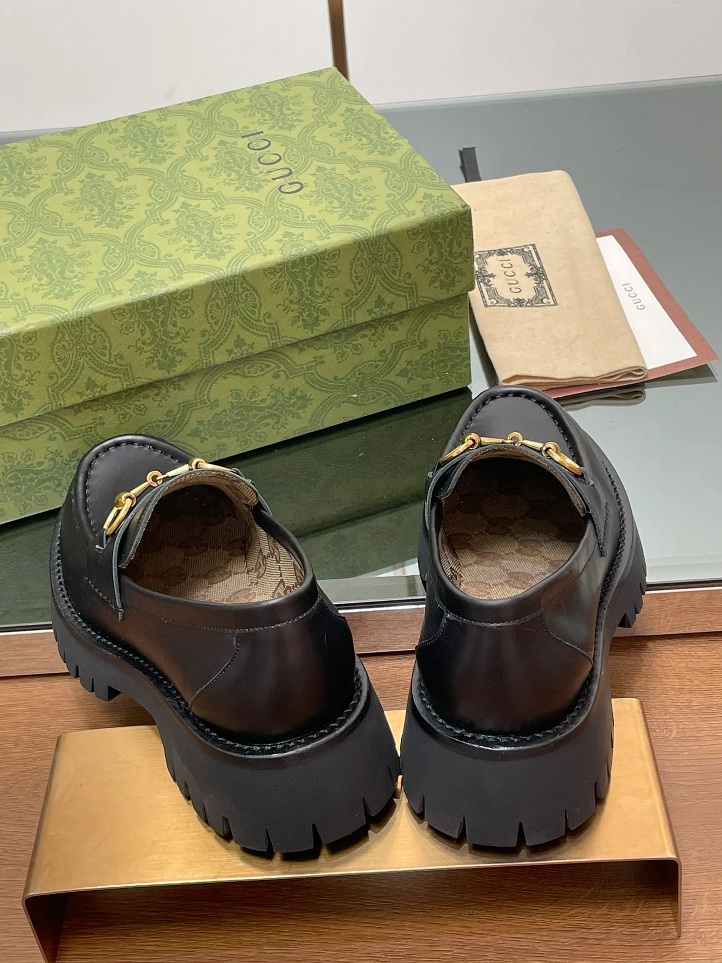 Повседневные туфли на платформе Gucci 2024 - черные