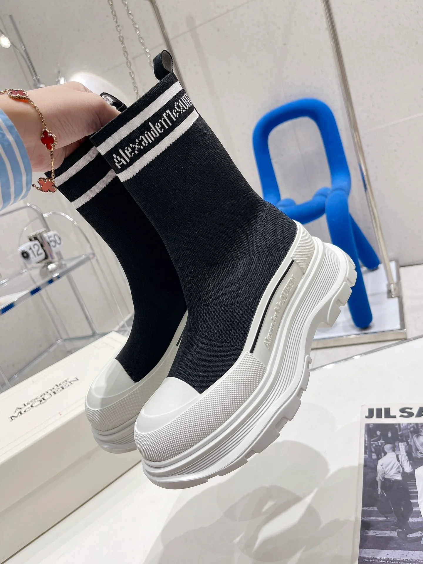 McQueen - Вязаные ботинки-носки, увеличивающие рост - 5 см