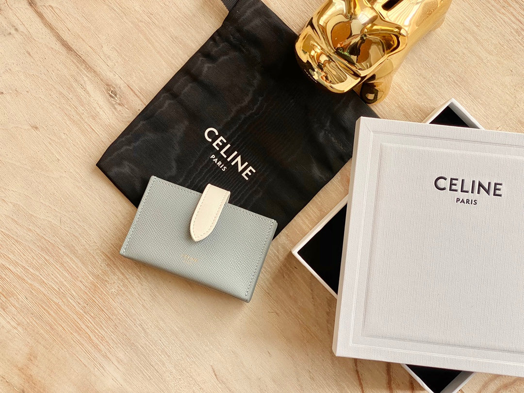 Celine 粒面牛皮风琴卡包