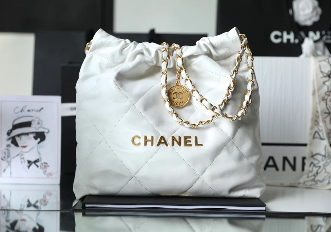 Сумка Chanel 22 - белая - маленькая
