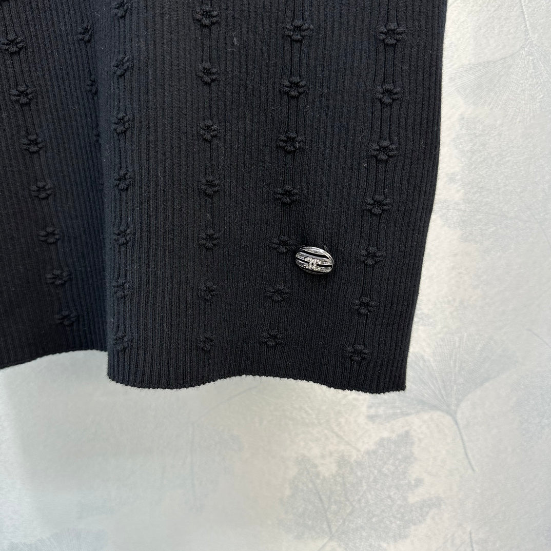 Минималистичный вязаный топ Chanel 2404