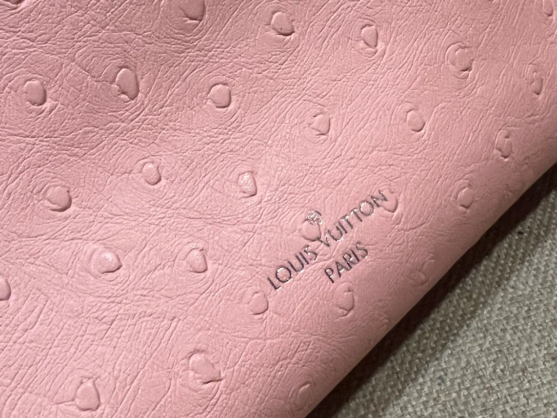 m25445-LV-slim-side-trunk chain bag-pink