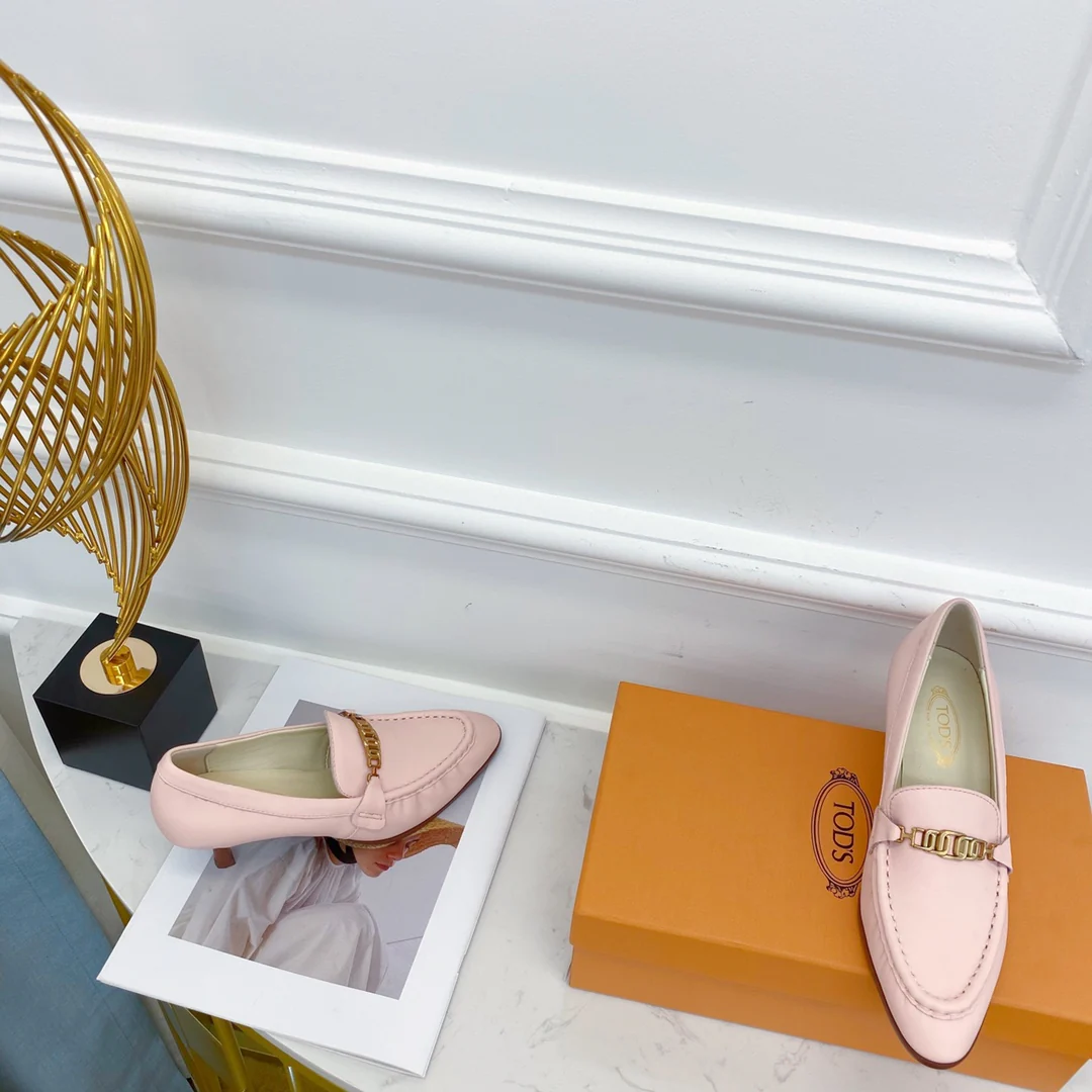 Tods - Лоферы с острым носком и низким каблуком