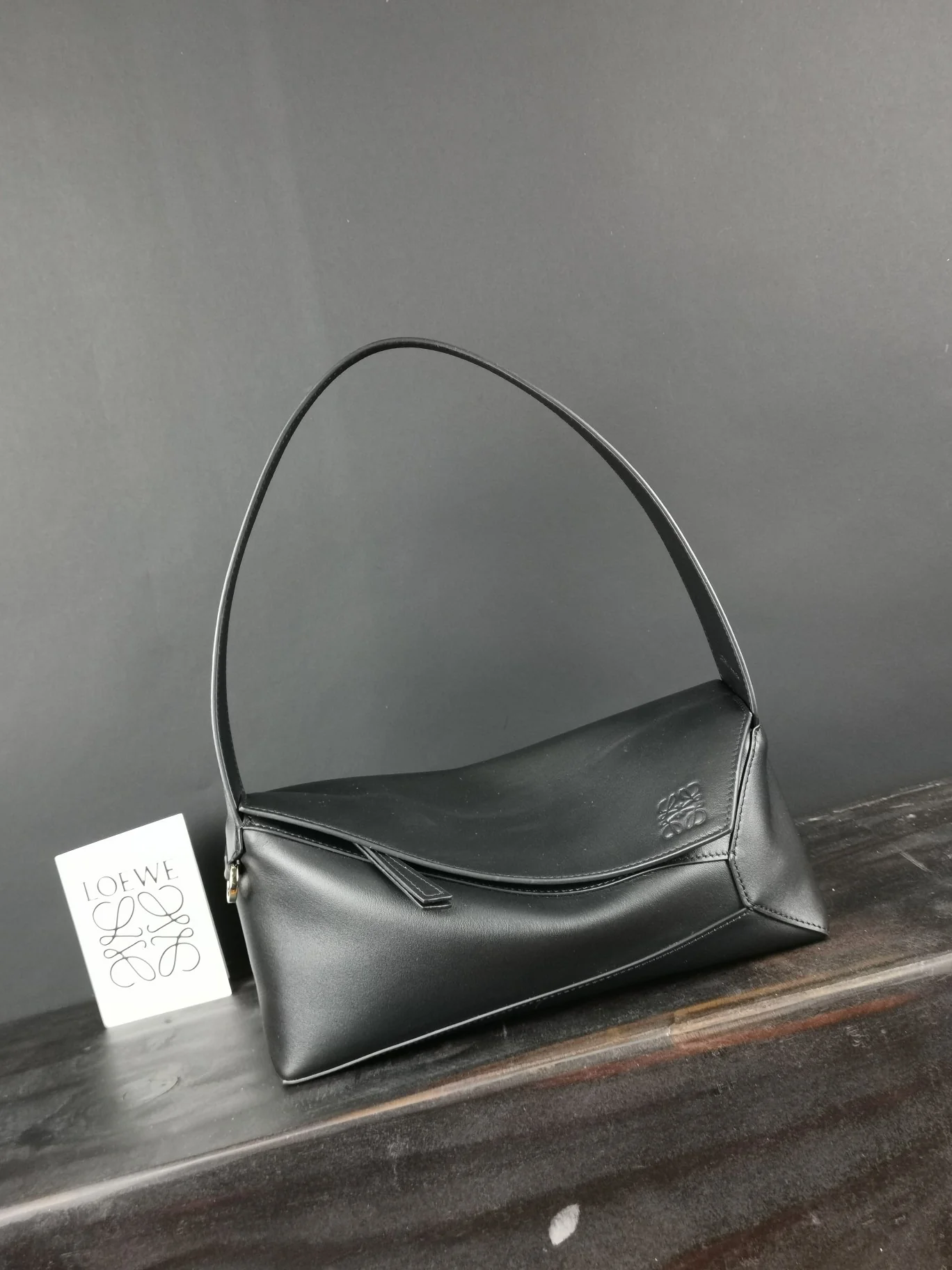 Сумка-хобо Loewe-puzzle-hobo-handbag-2