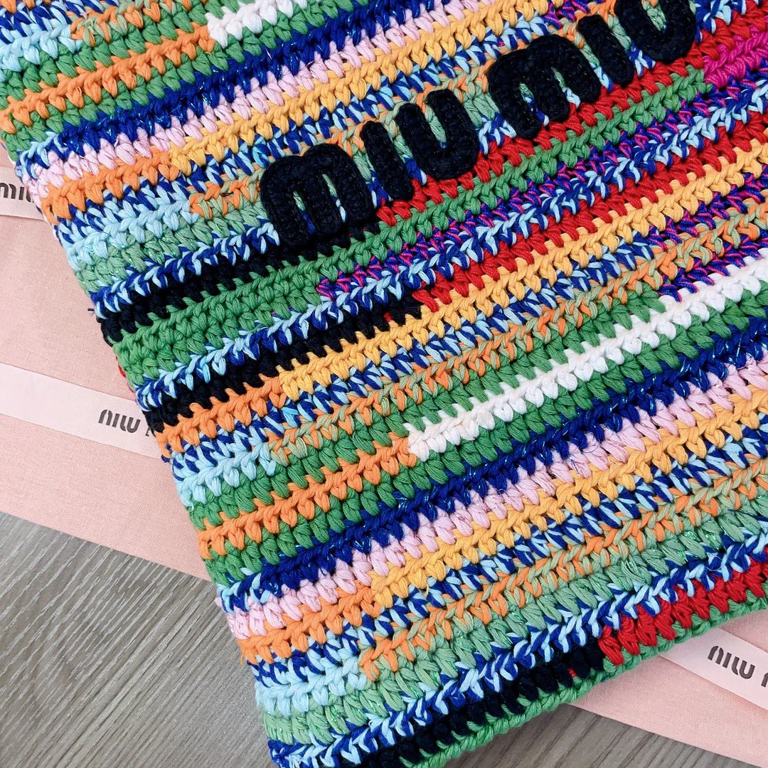 Сумка-шоппер Miu Miu-5bg228 из хлопчатобумажной пряжи, сотканной из соломы.