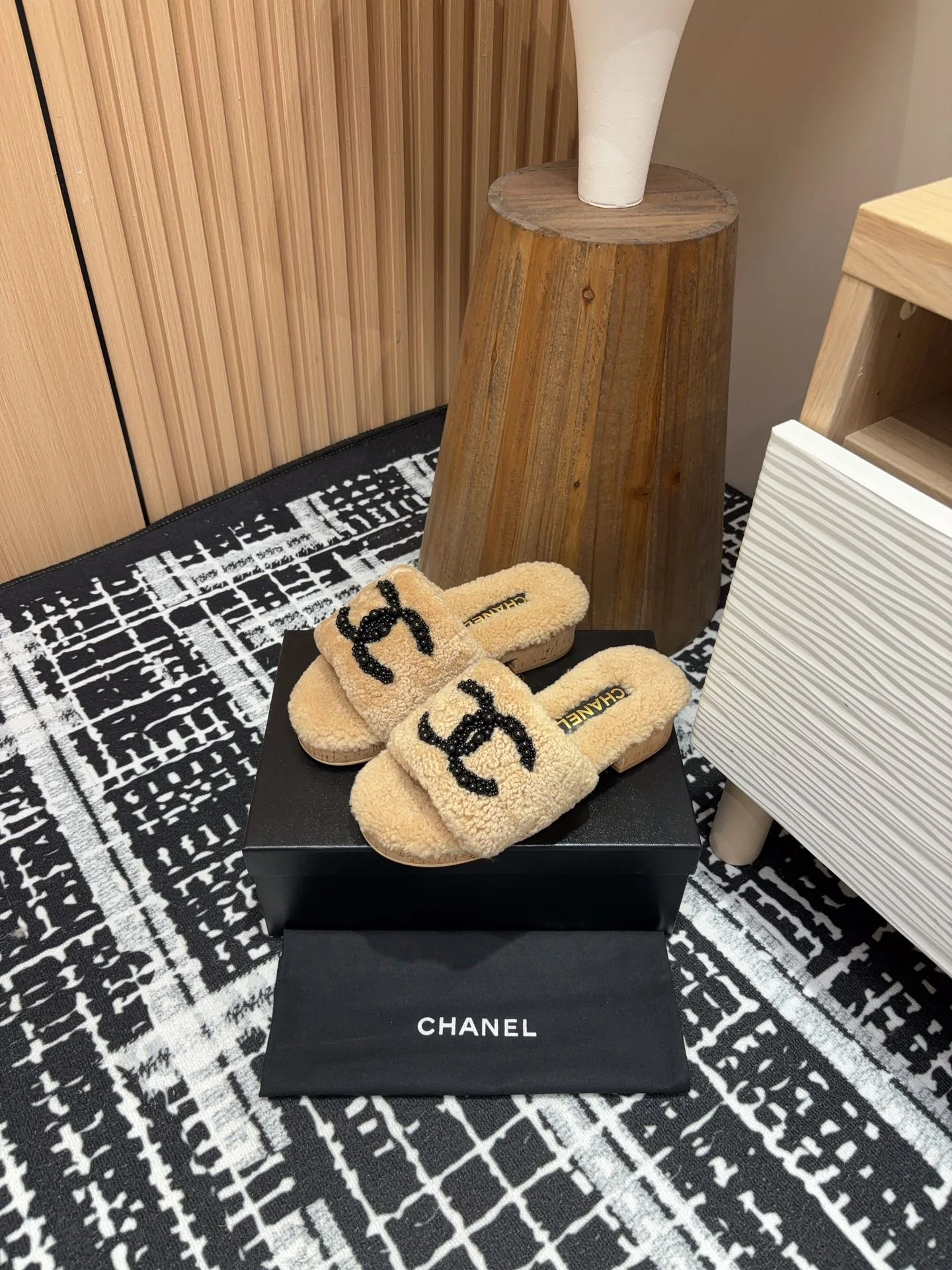 Шерстяные тапочки Chanel 2024 - Кофейно-коричневые