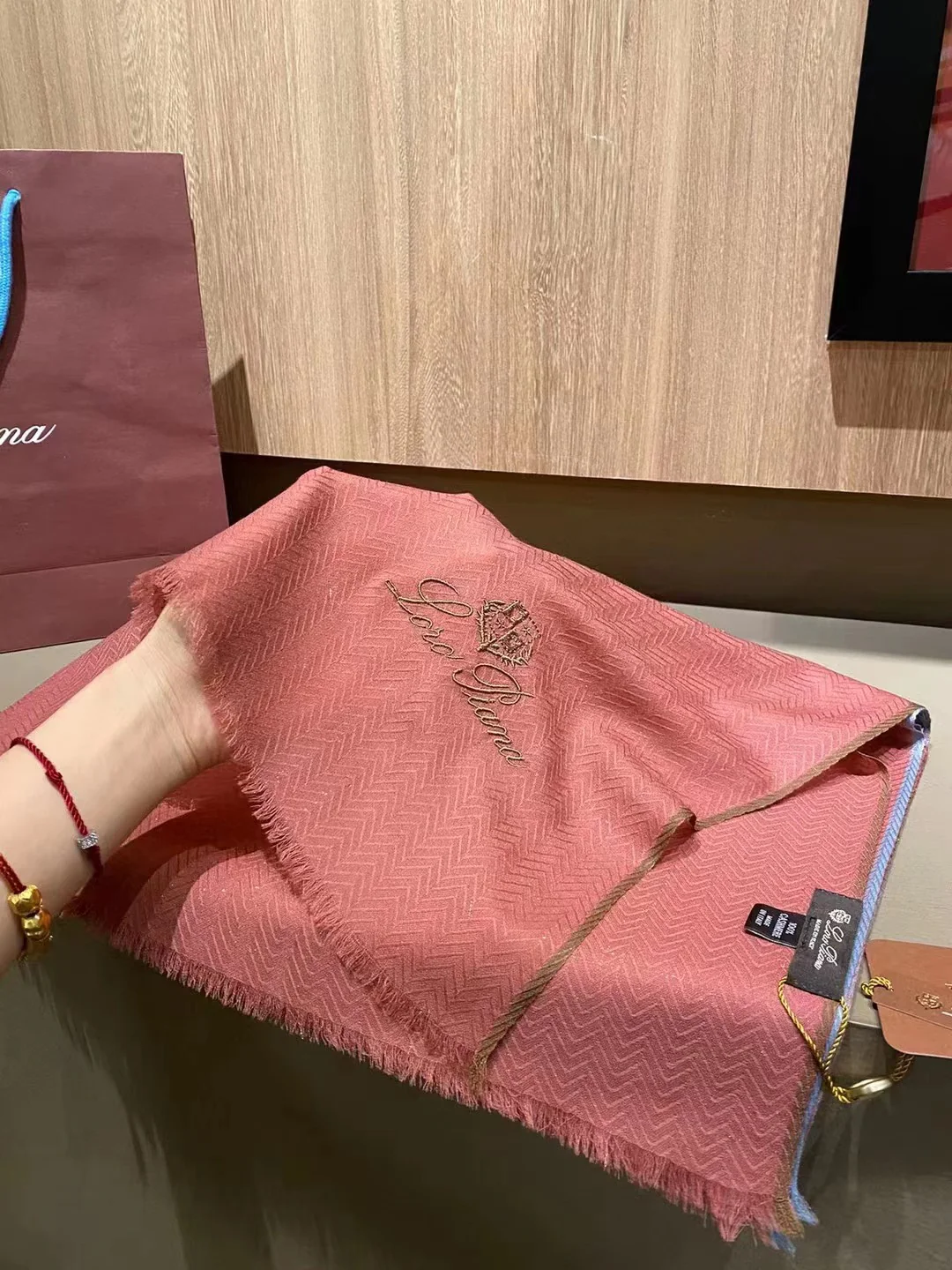 Loro Piana - Настоятельно рекомендуется - Кашемировый шарф из кашемира однотонного цвета в елочку (100 нитей) - 200 отрезков кашемировой пряжи - 90-200 см - 3