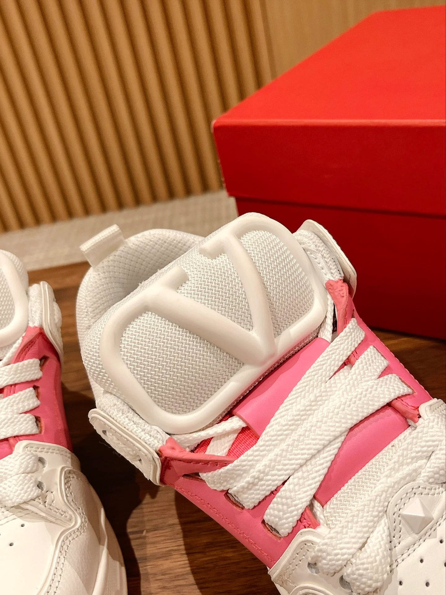 Скейтбордные кроссовки Valentino/обувь Puff - белые и розовые