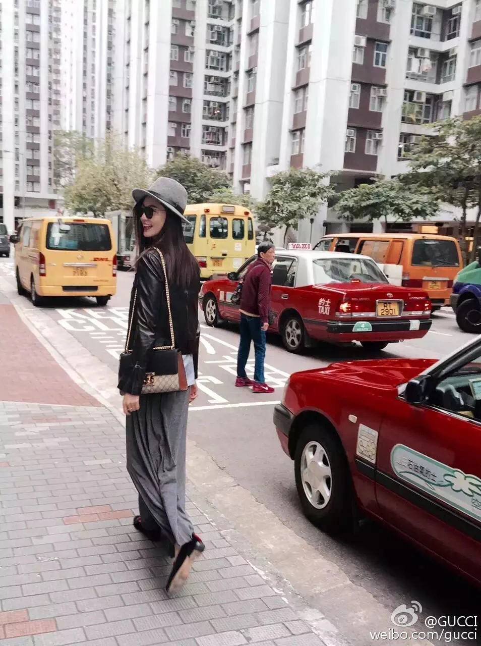 Сумка Gucci с цепочкой и замком - 30 см x 19 см x 10 см