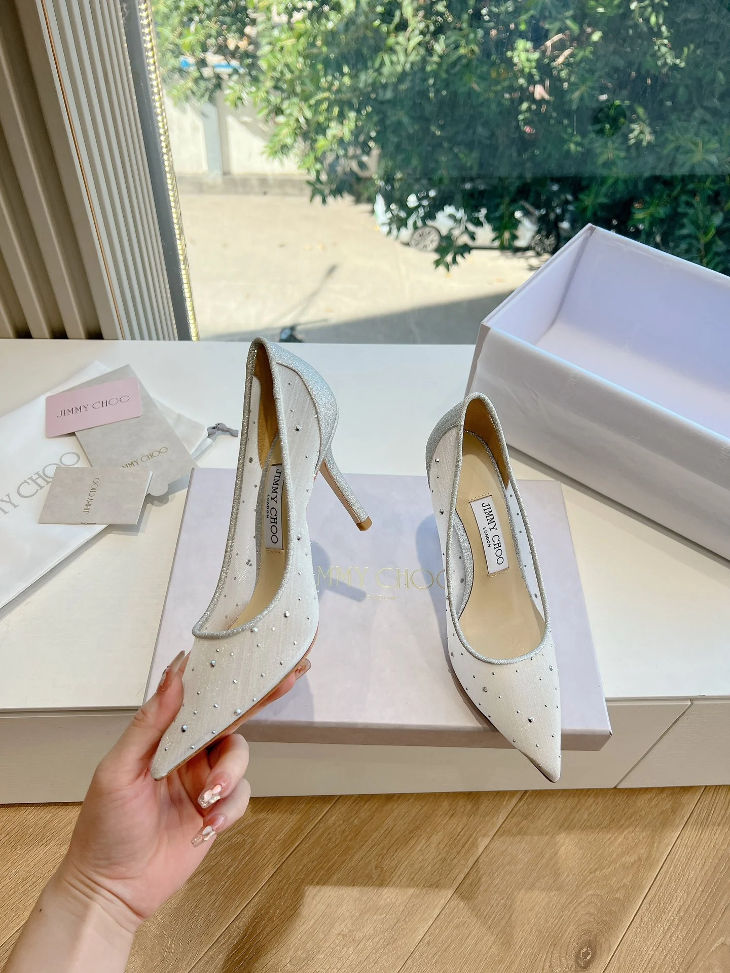 Туфли на высоком каблуке с острым носком и сетчатым верхом - Белые