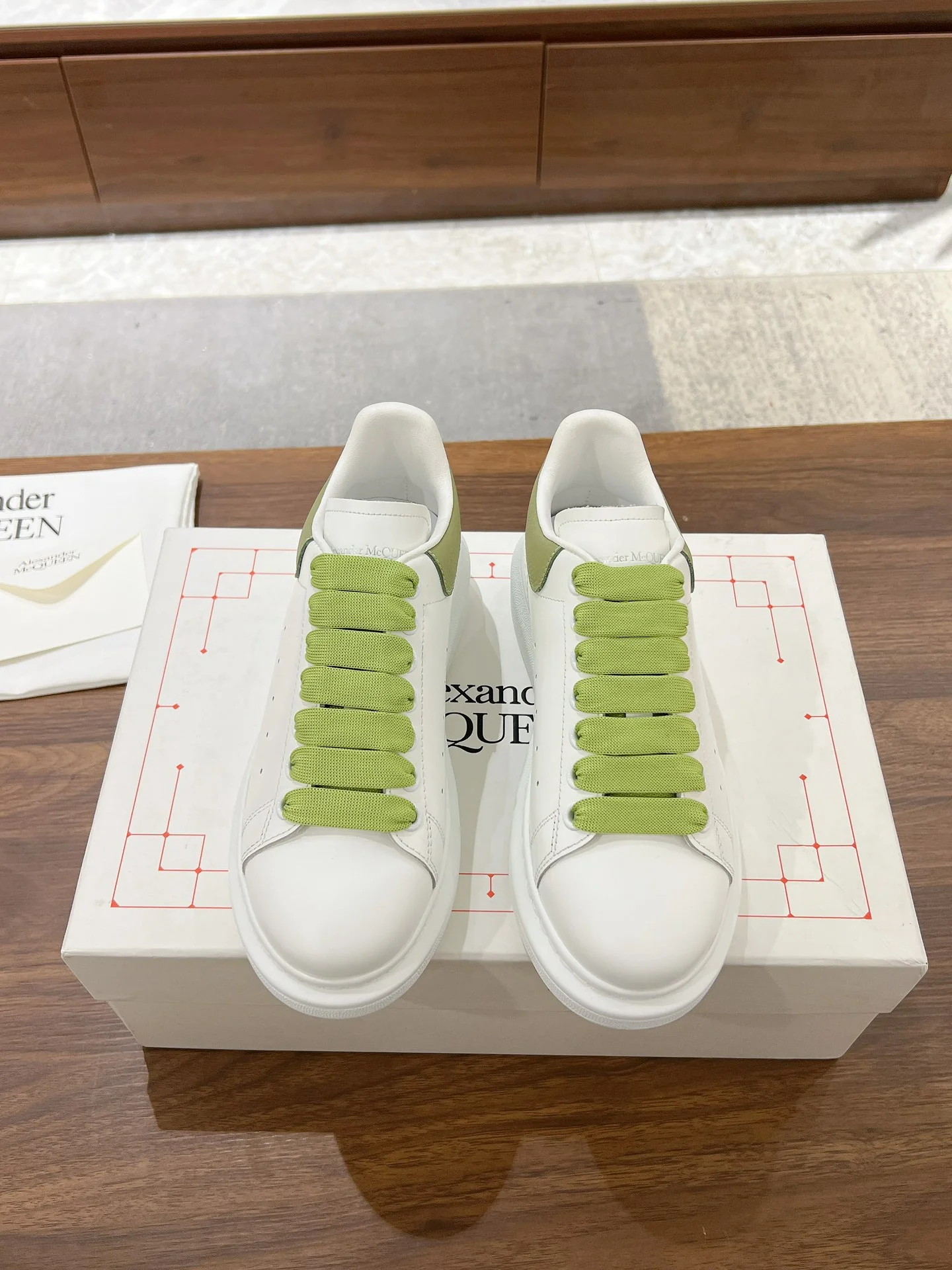Скейтбордные кроссовки McQueen 2024 — зеленые