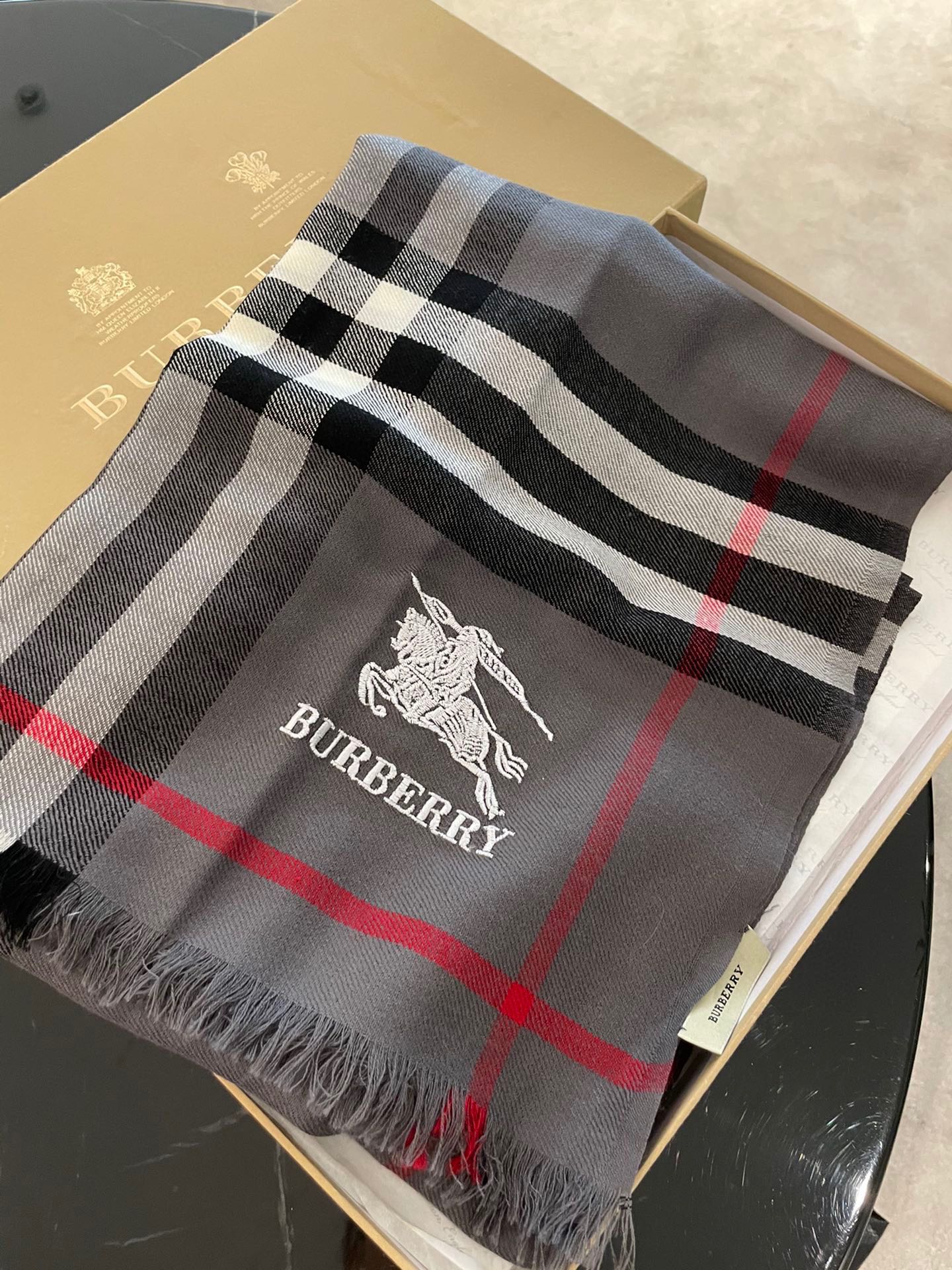 Шерстяной шарф Burberry в клетку - 70 см - 200 см - серый
