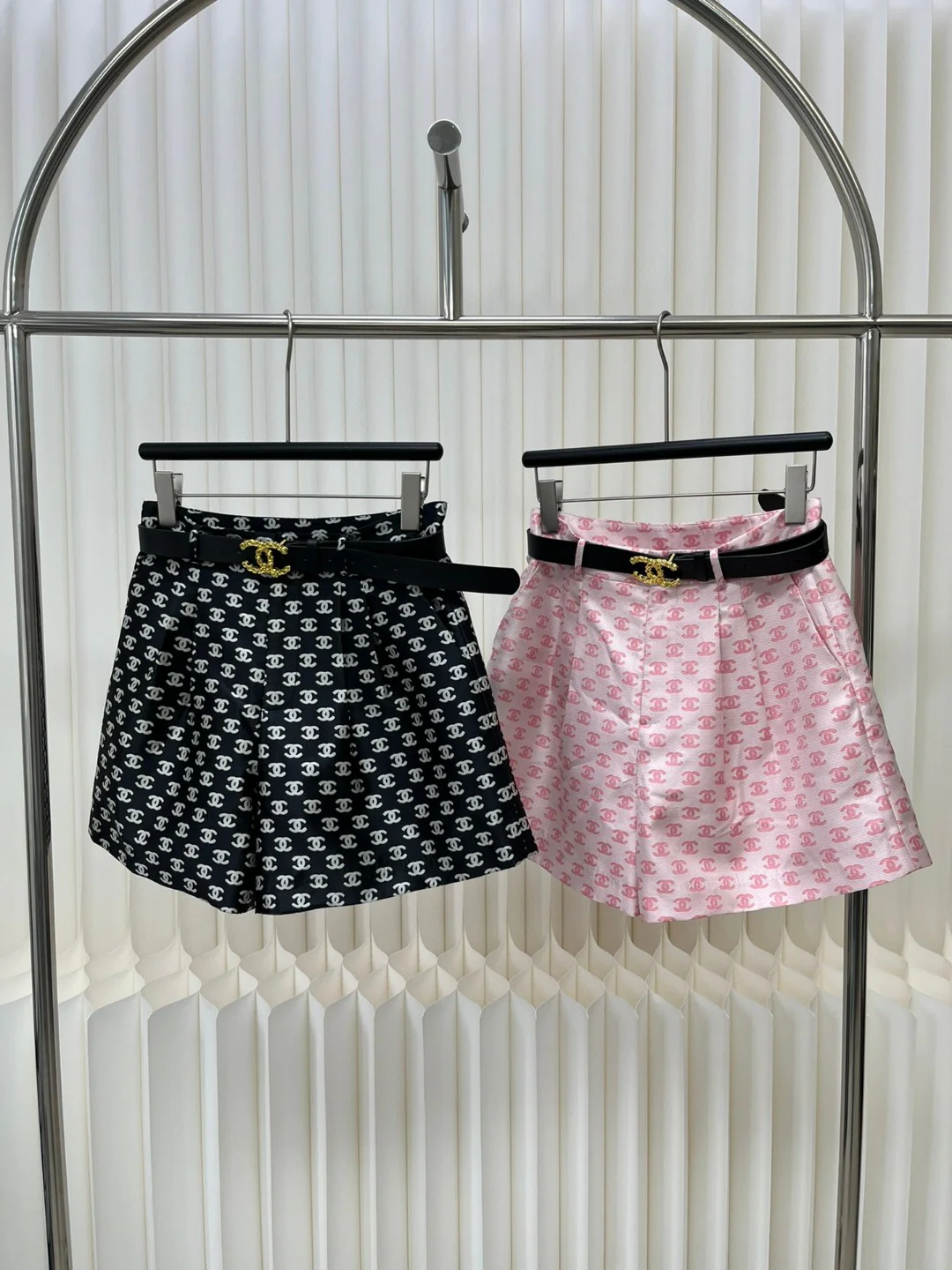 Классические жаккардовые шорты Chanel 2403 с буквенным рисунком - розовые