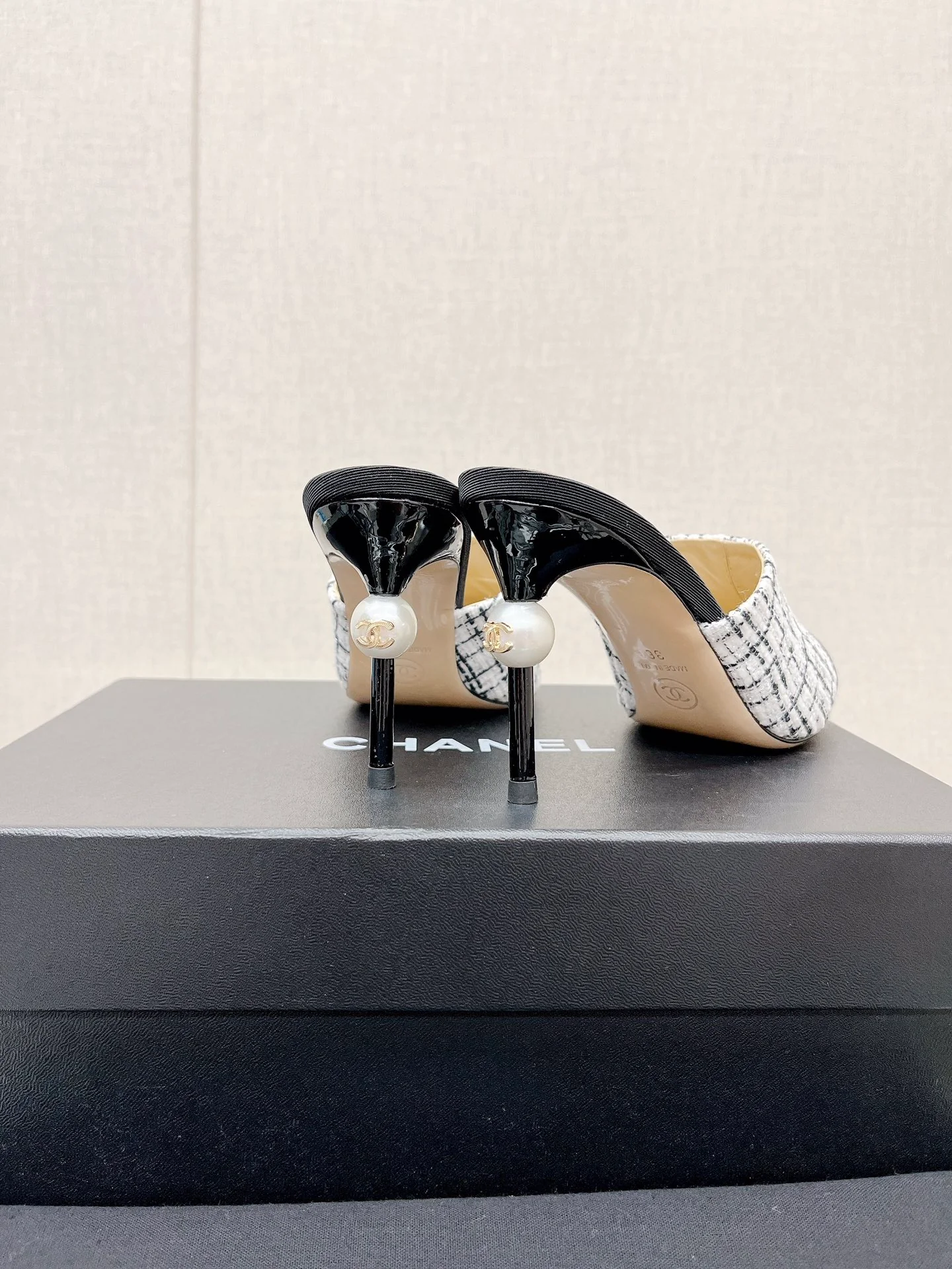 Босоножки на высоком каблуке Chanel Coco Pearl - 8-5 см