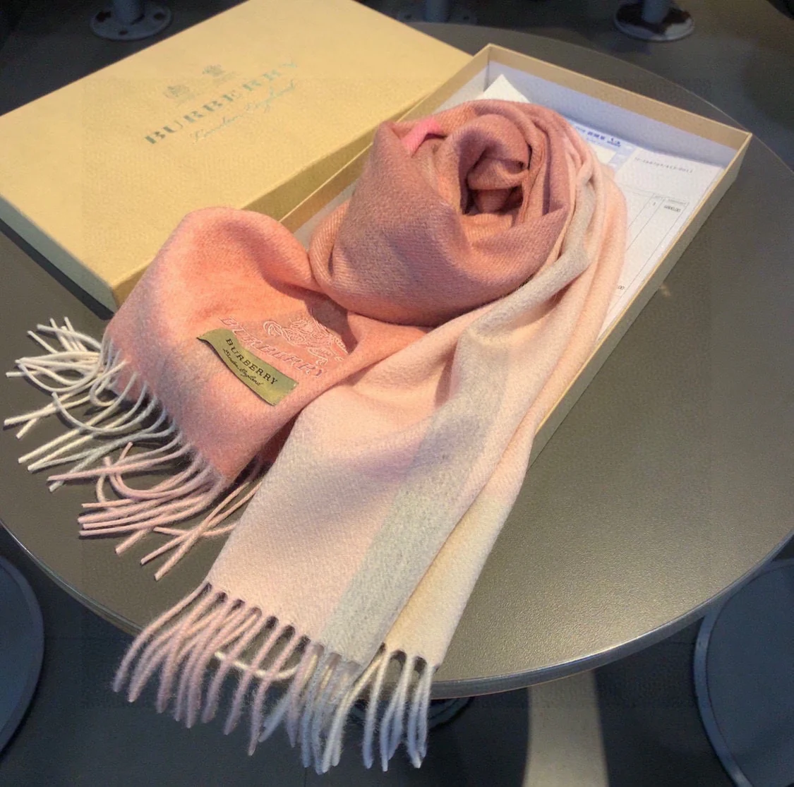 Классический шарф Burberry с бахромой - Размер 30 - 180 см - 100% кашемир - Розовый