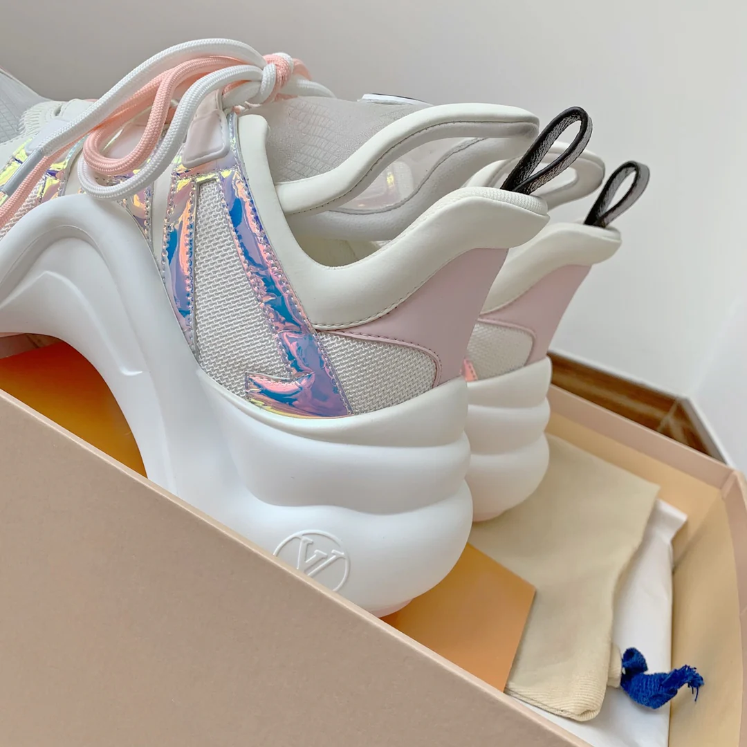 Серия LV-Archlight - Новые кроссовки для папы - 2