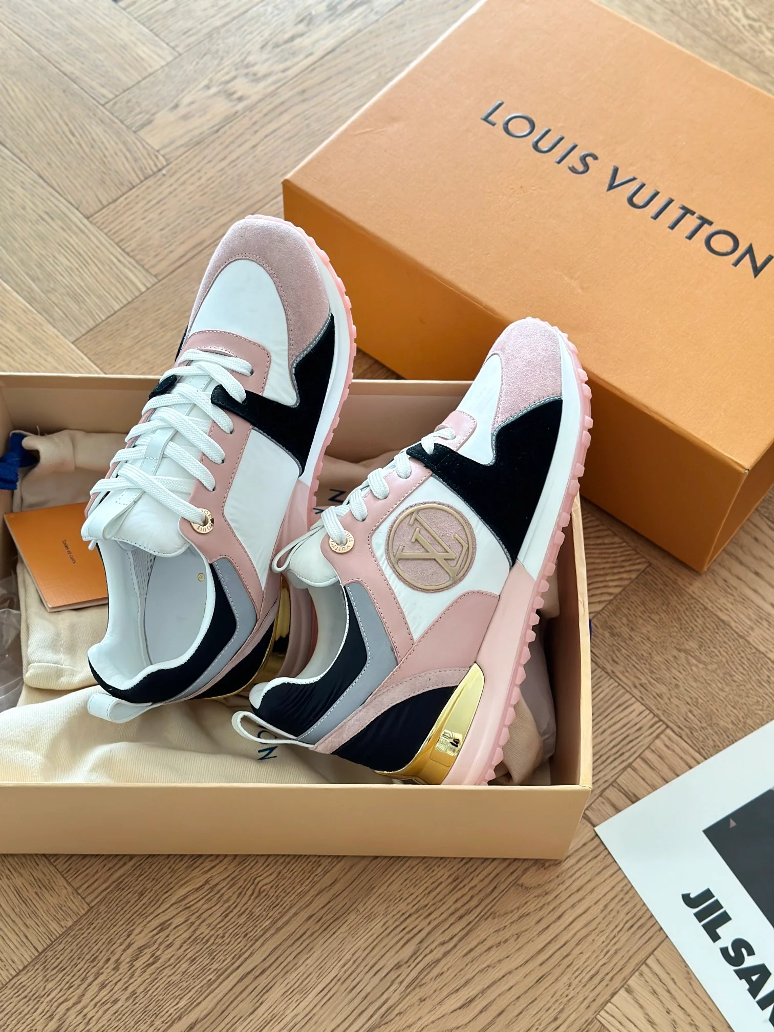 Кроссовки LV Runaway - розовые